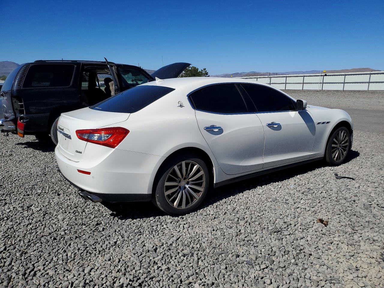 2015 Maserati Ghibli S White vin: ZAM57RTA5F1131563