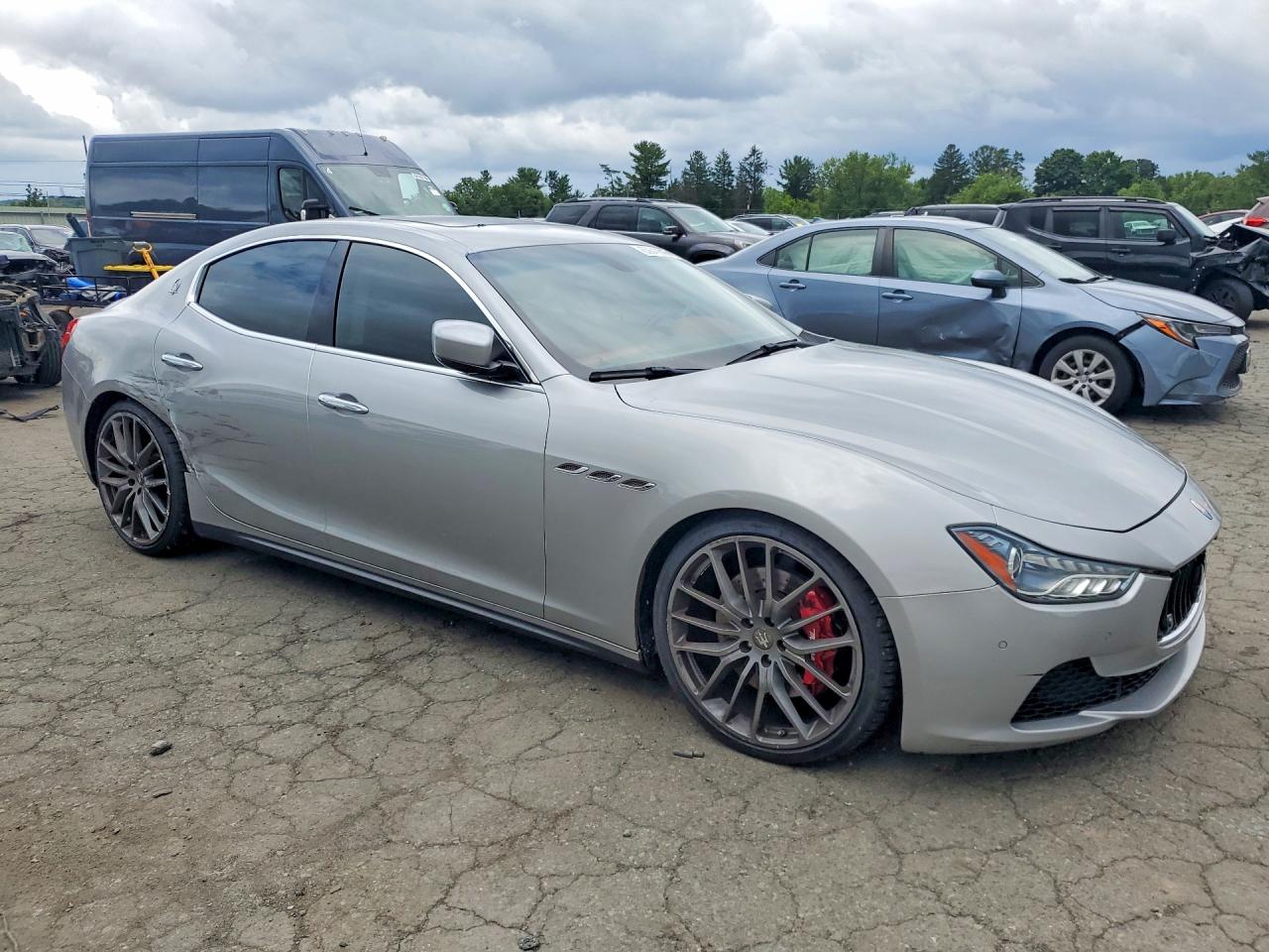 2015 Maserati Ghibli S Silver vin: ZAM57RTA5F1139310