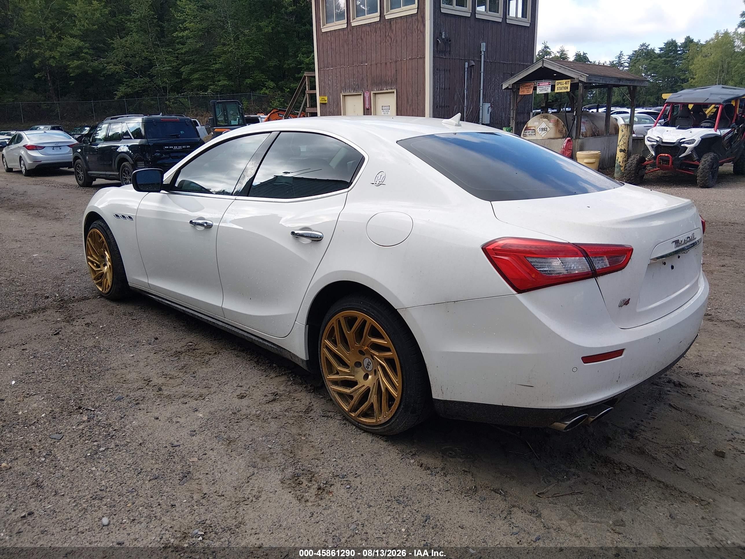 2014 Maserati Ghibli S Q4 White vin: ZAM57RTA8E1085628
