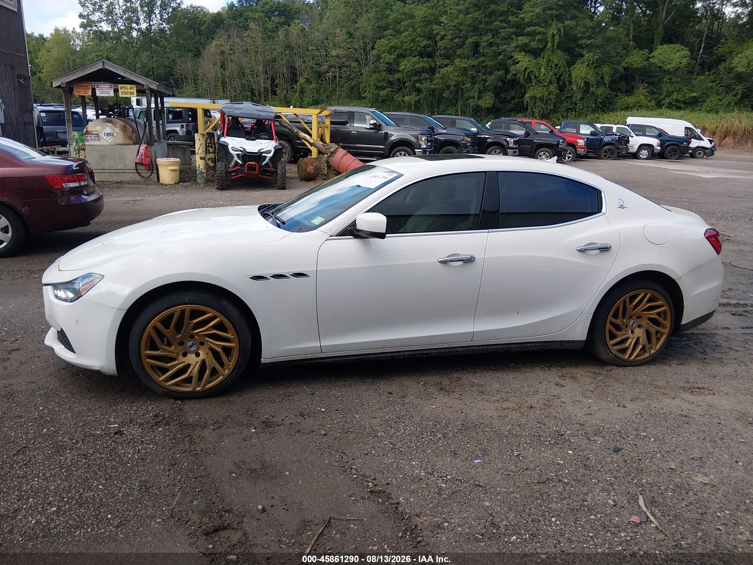 2014 Maserati Ghibli S Q4 White vin: ZAM57RTA8E1085628