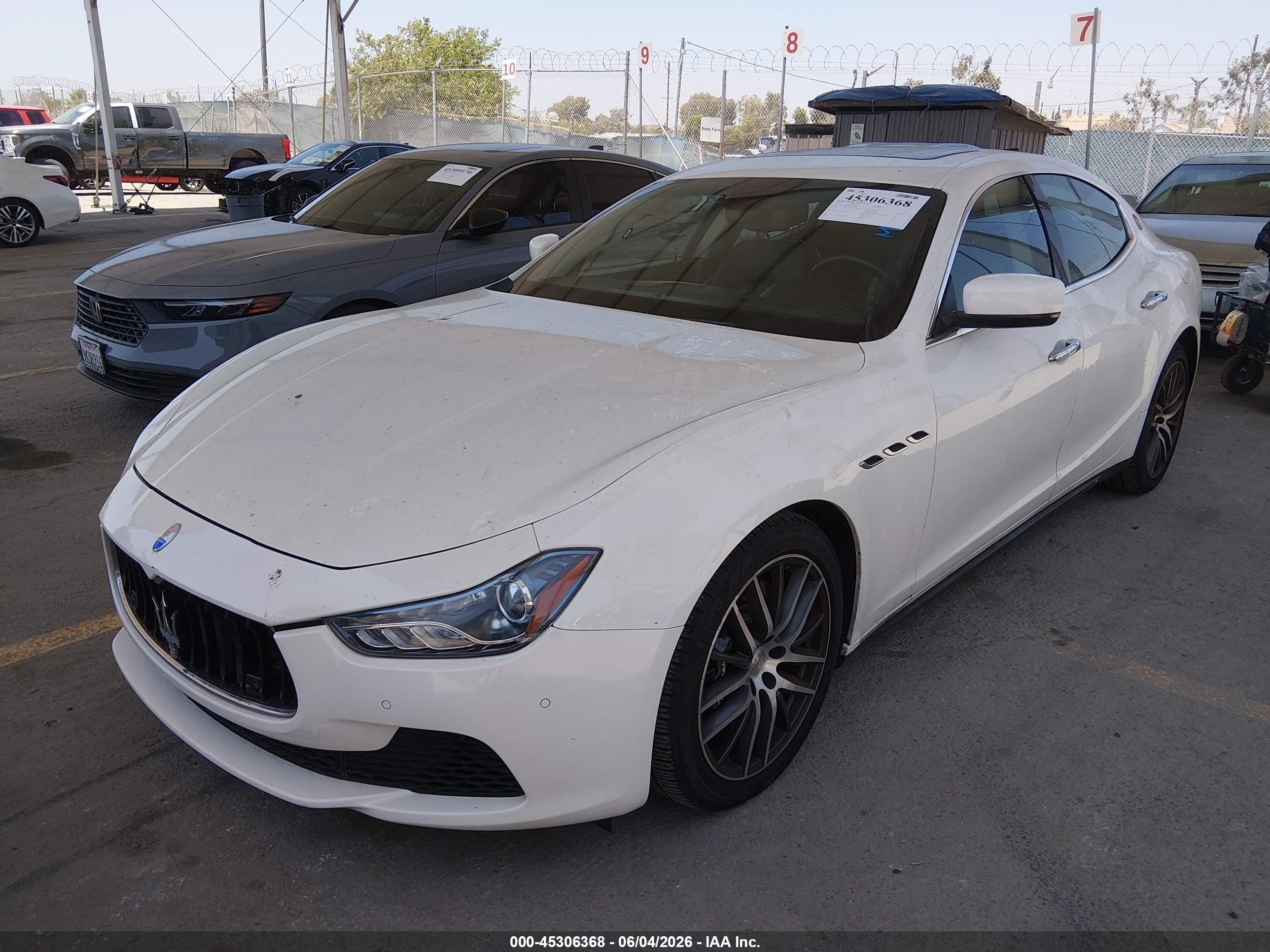 2014 Maserati Ghibli S Q4 White vin: ZAM57RTAXE1089602