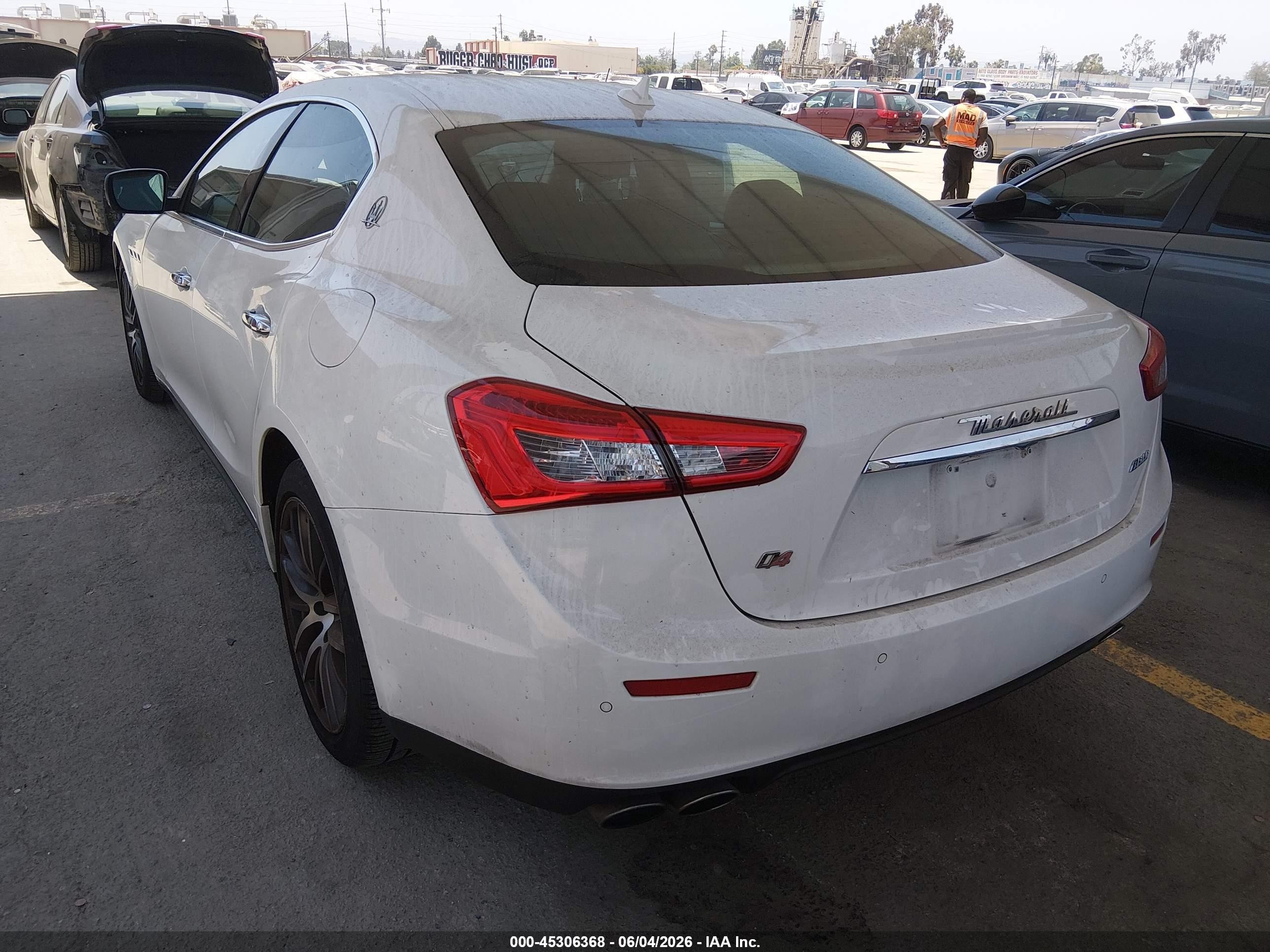 2014 Maserati Ghibli S Q4 White vin: ZAM57RTAXE1089602