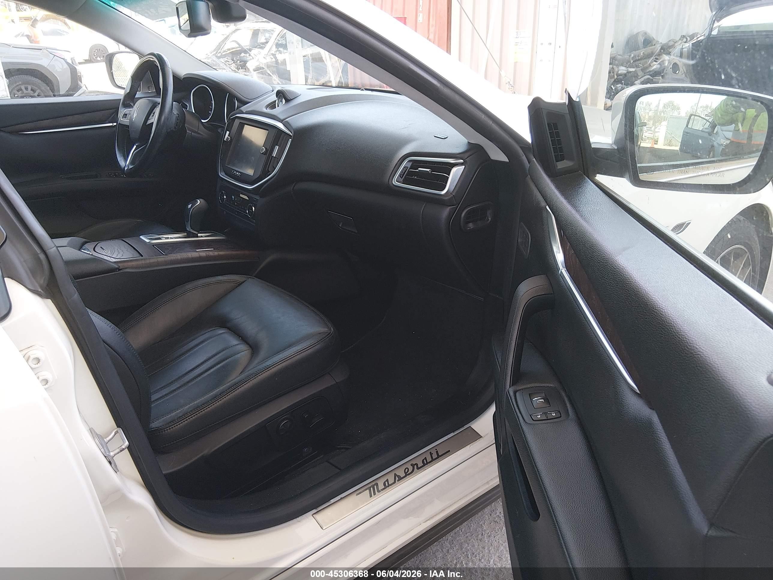 2014 Maserati Ghibli S Q4 White vin: ZAM57RTAXE1089602