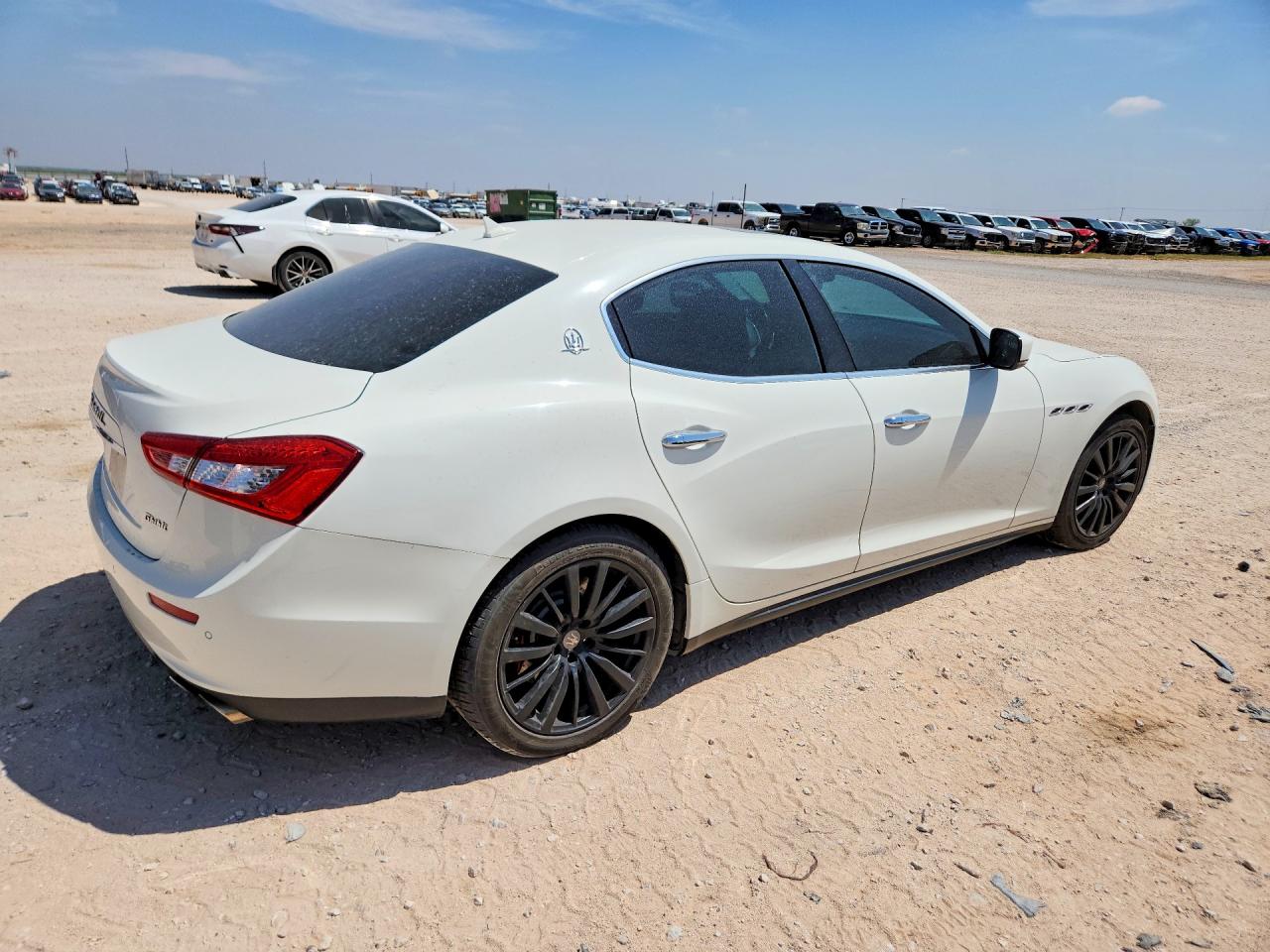 2014 Maserati Ghibli S White vin: ZAM57RTAXE1106530