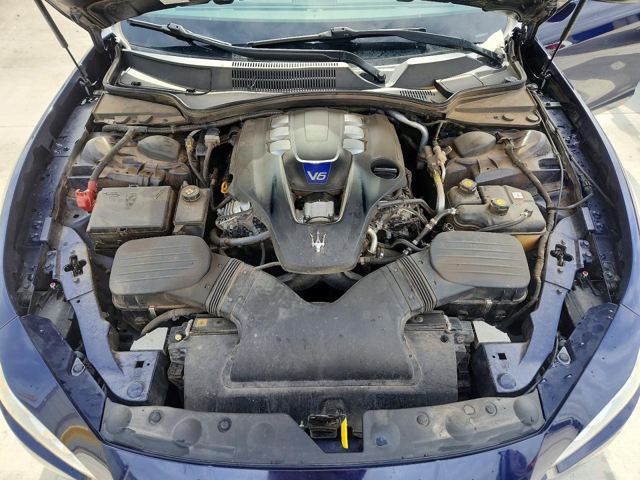 2015 Maserati Ghibli S Blue vin: ZAM57RTAXF1142395