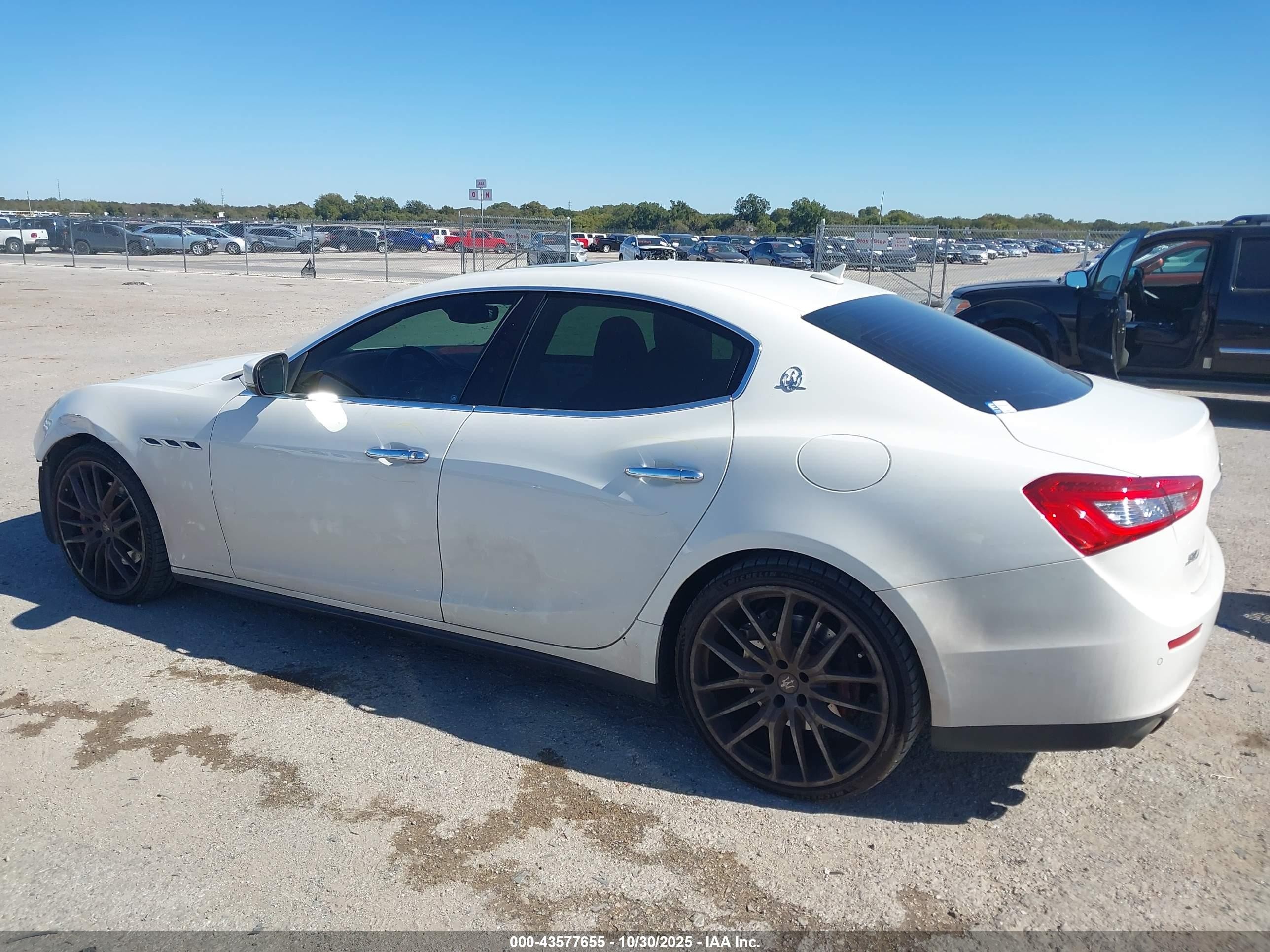 2017 Maserati Ghibli S Q4 Red vin: ZAM57RTS4H1242343