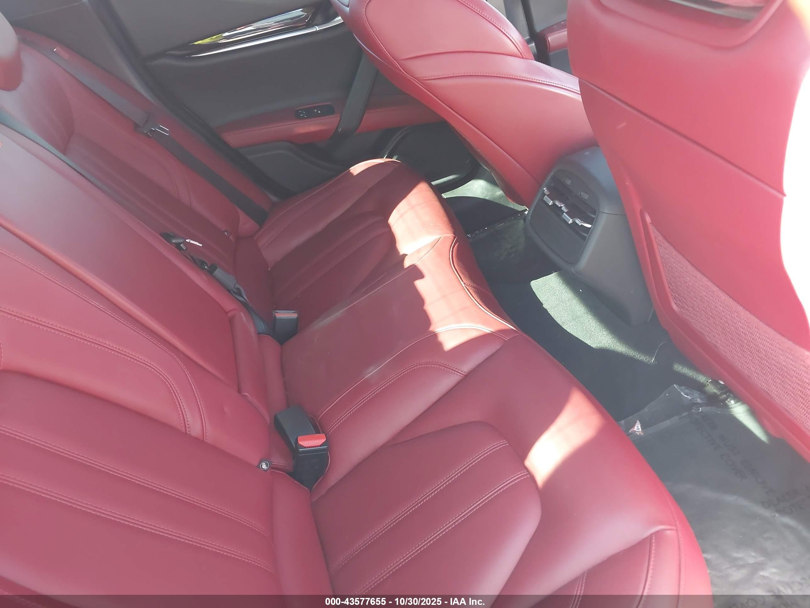 2017 Maserati Ghibli S Q4 Red vin: ZAM57RTS4H1242343