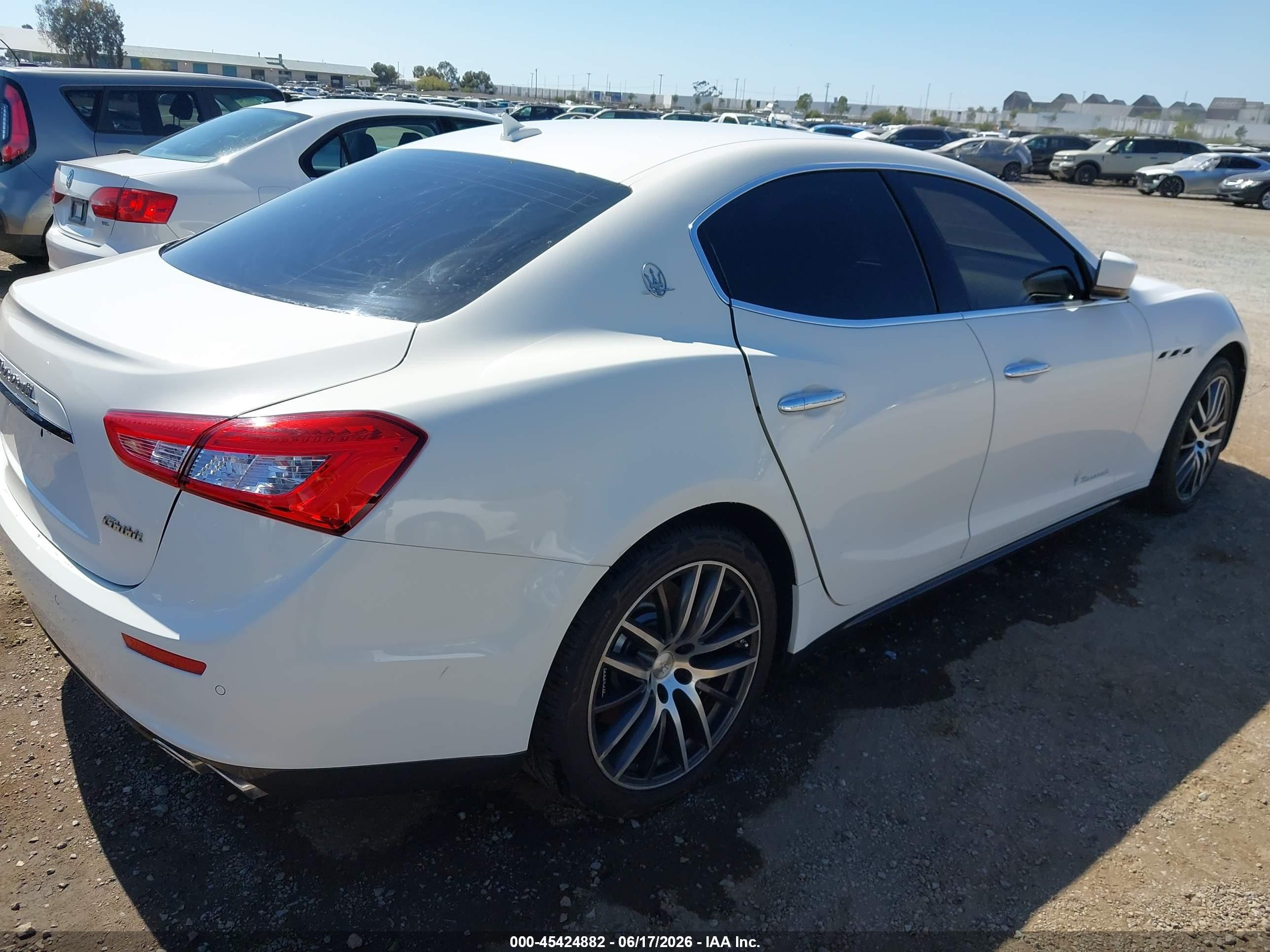 2015 Maserati Ghibli   White vin: ZAM57XSA0F1131895