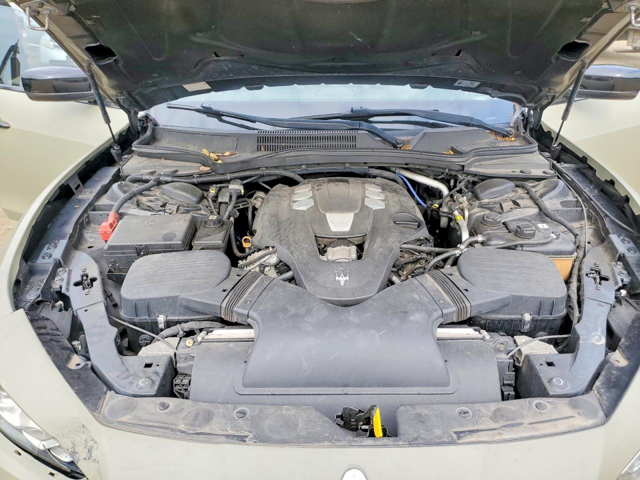 2015 Maserati Ghibli Cream vin: ZAM57XSA0F1152620