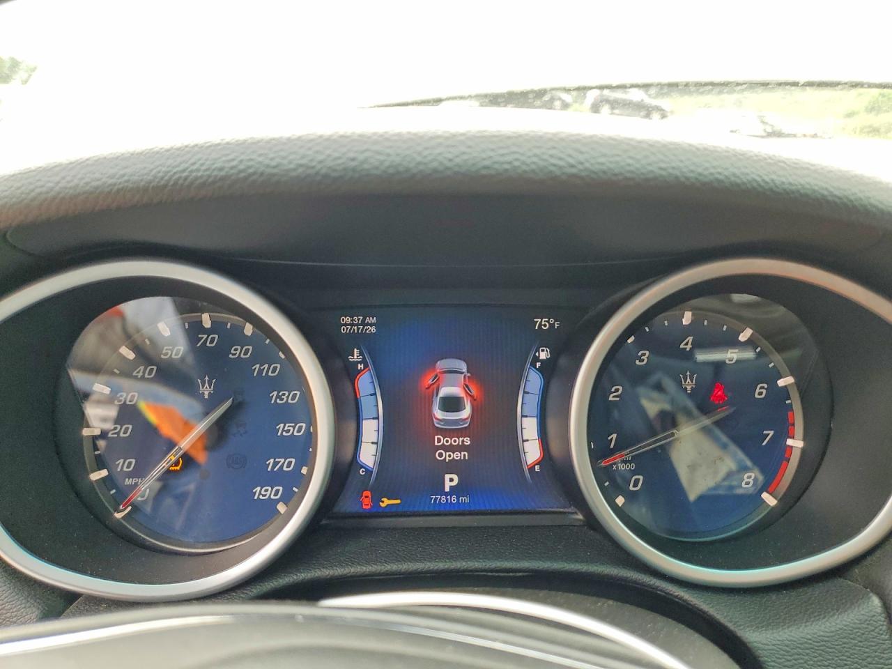2015 Maserati Ghibli Cream vin: ZAM57XSA0F1152620