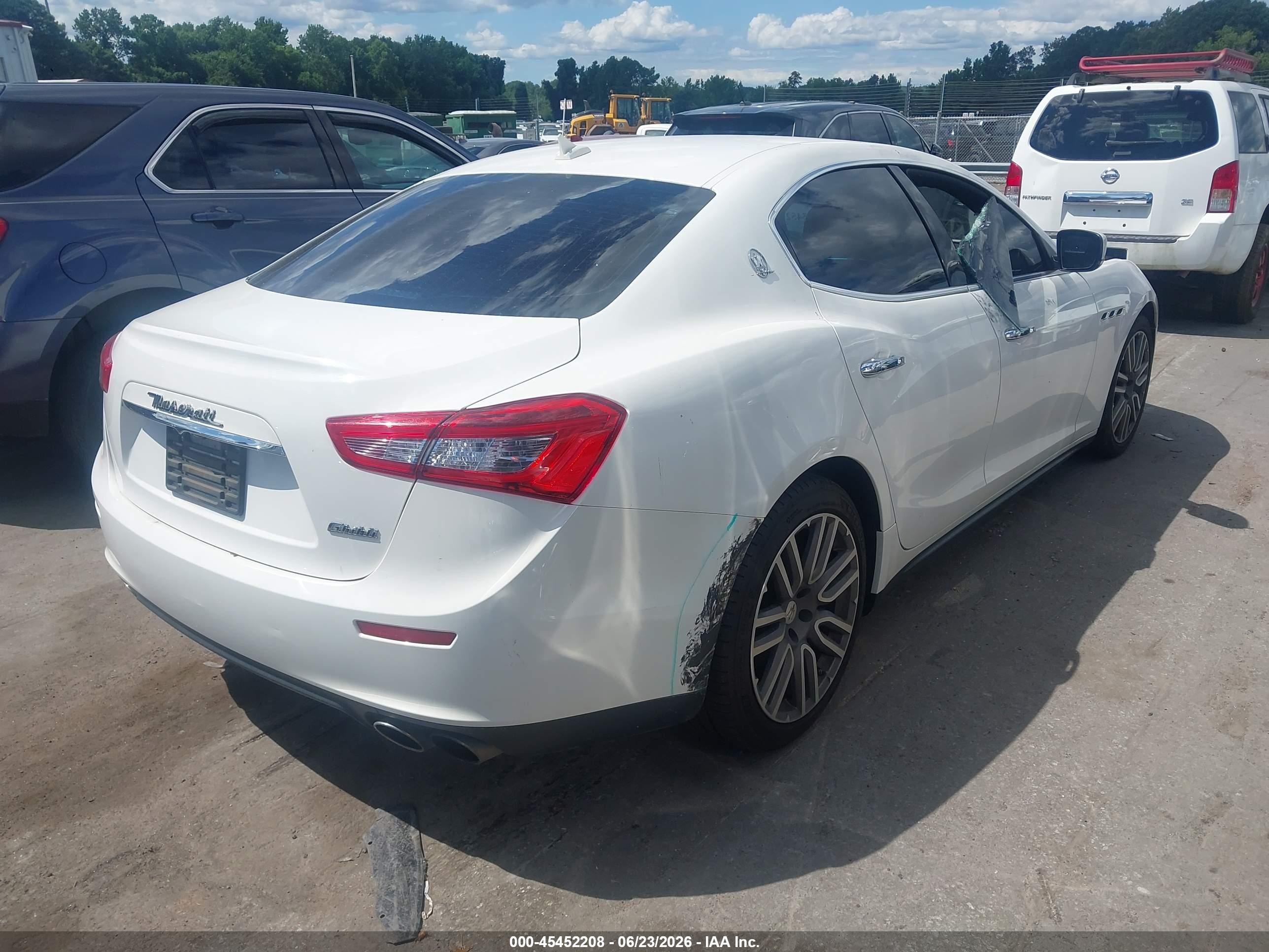 2015 Maserati Ghibli   White vin: ZAM57XSA0F1162158