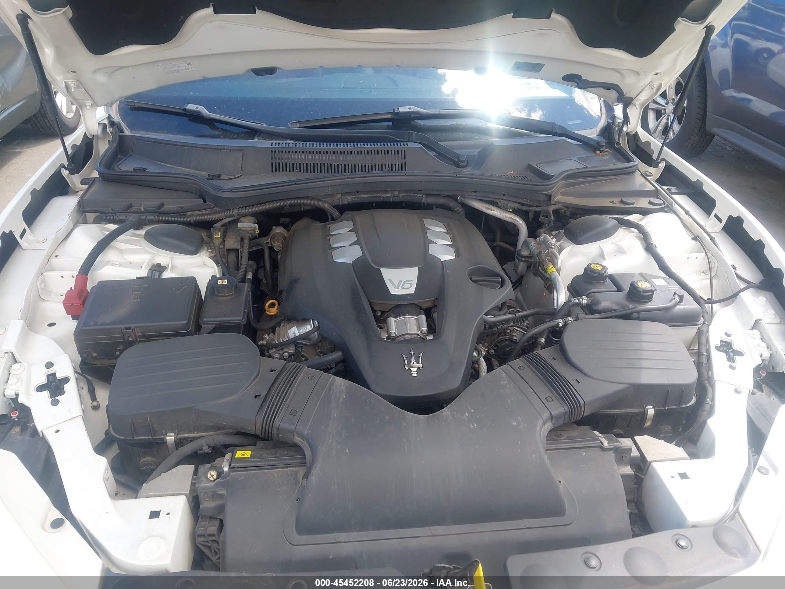 2015 Maserati Ghibli   White vin: ZAM57XSA0F1162158
