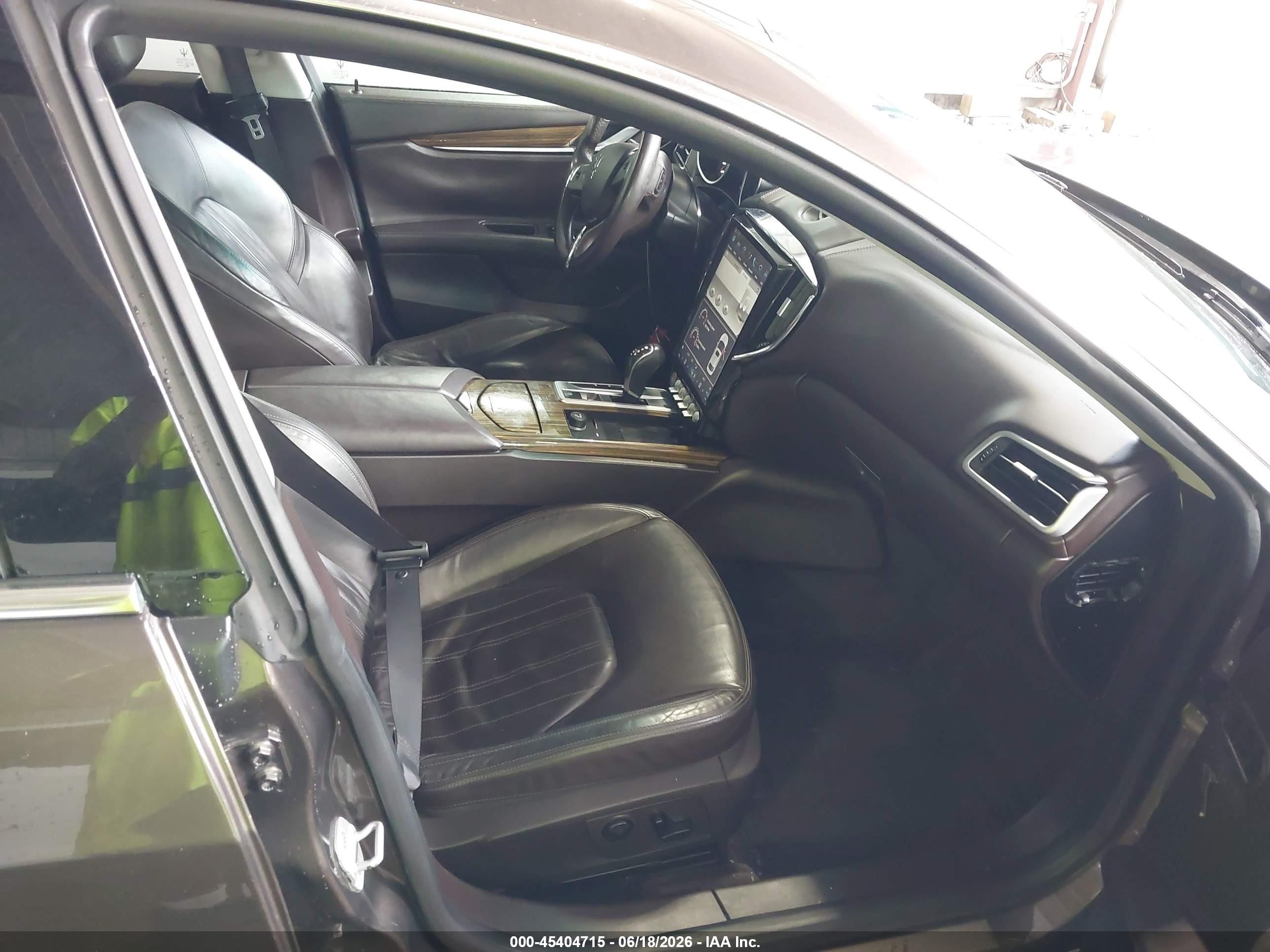 2014 Maserati Ghibli   Brown vin: ZAM57XSA2E1127894