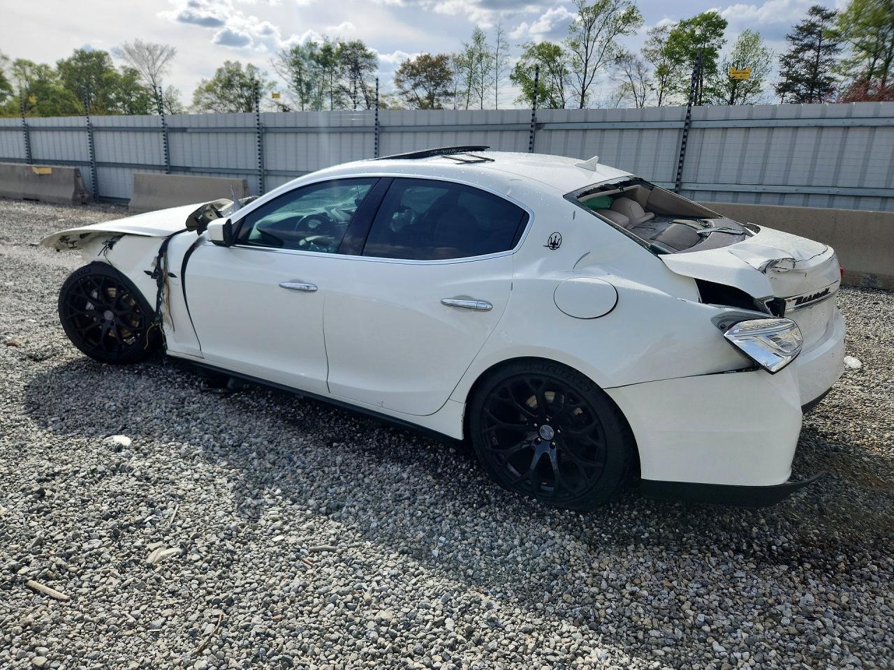2014 Maserati Ghibli White vin: ZAM57XSA3E1086109