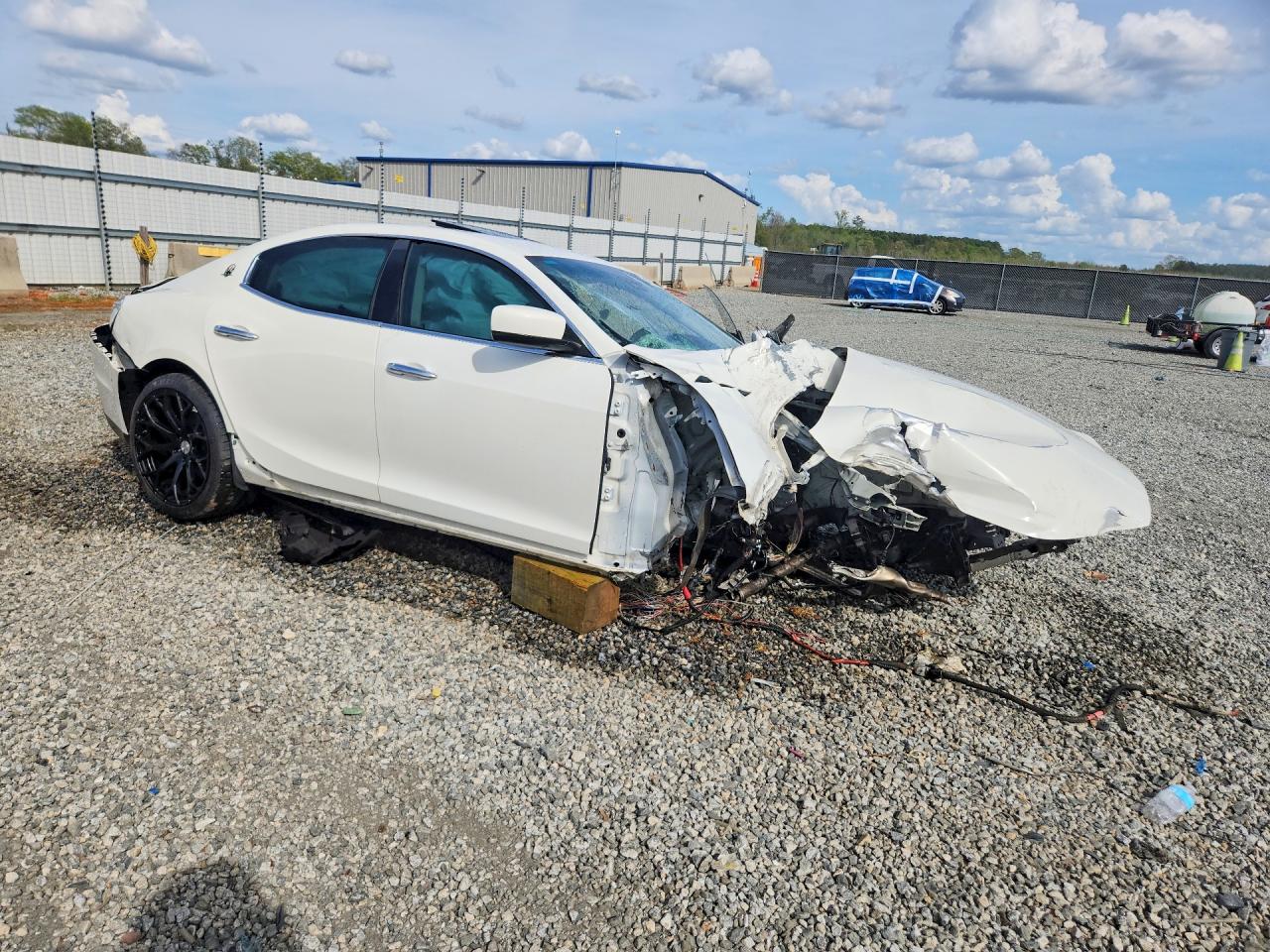 2014 Maserati Ghibli White vin: ZAM57XSA3E1086109