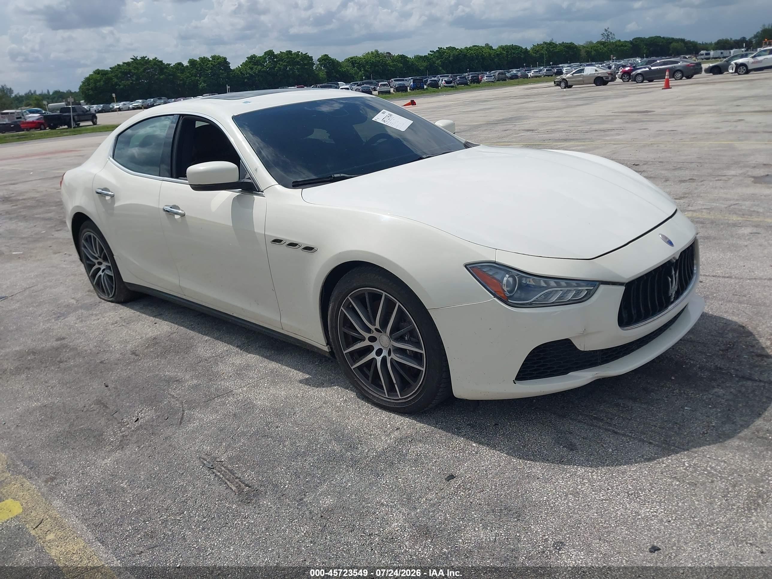 2014 Maserati Ghibli White vin: ZAM57XSA4E1128142
