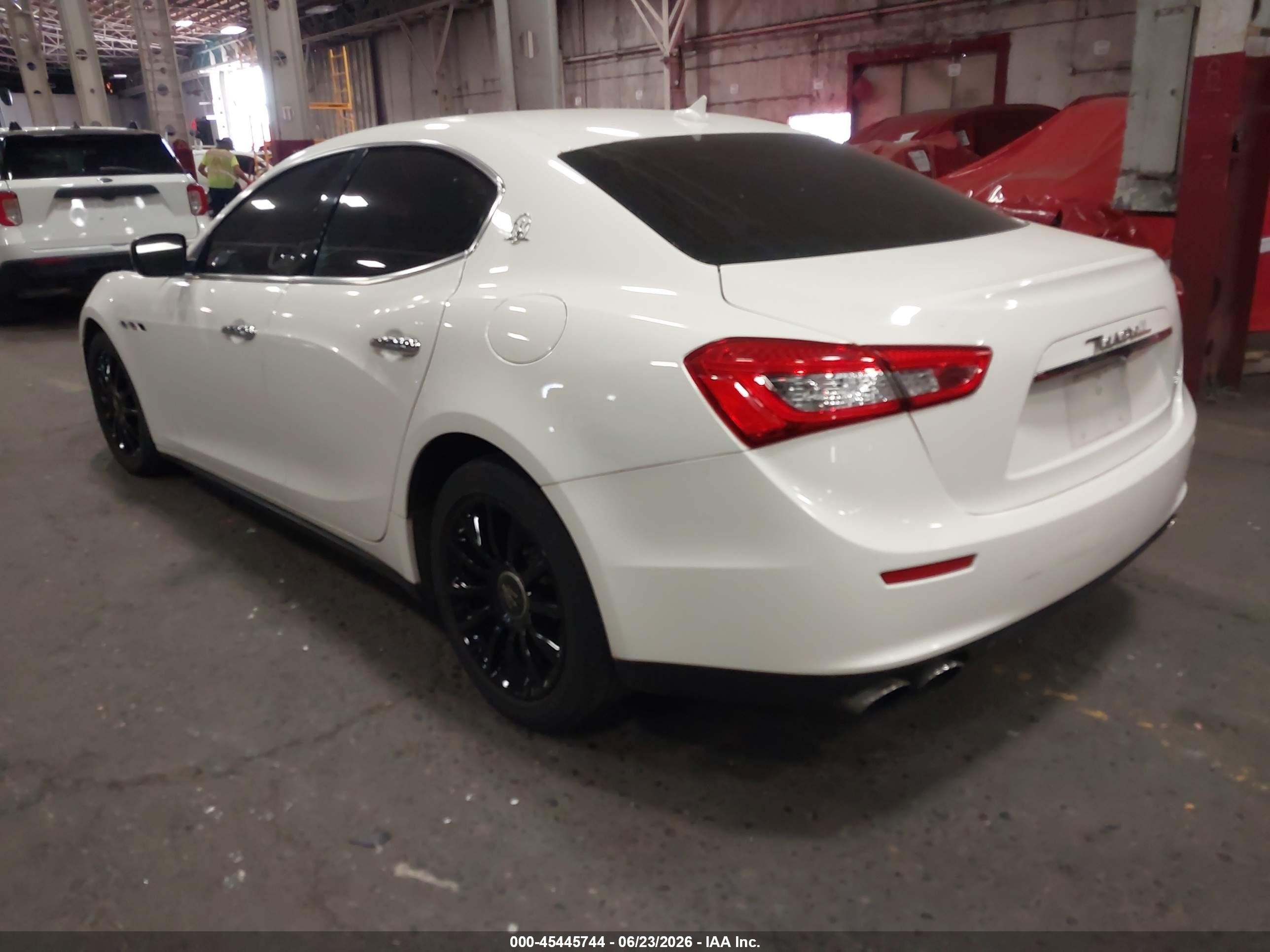 2014 Maserati Ghibli   White vin: ZAM57XSA5E1090095