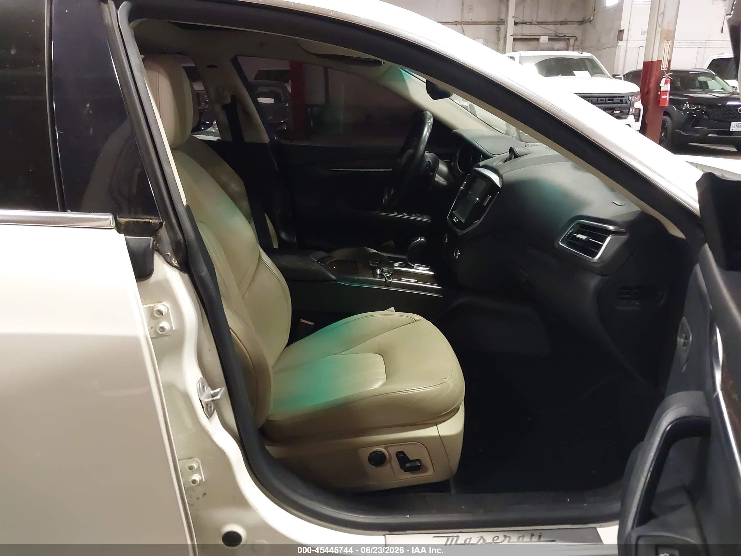 2014 Maserati Ghibli   White vin: ZAM57XSA5E1090095