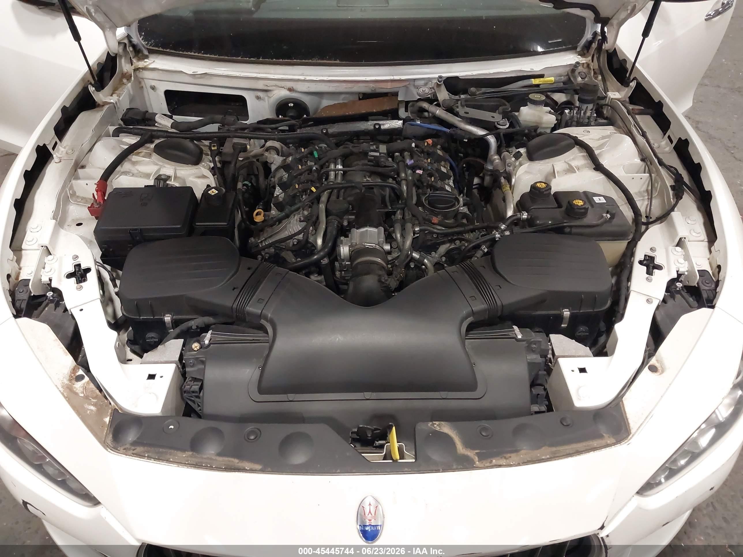 2014 Maserati Ghibli   White vin: ZAM57XSA5E1090095