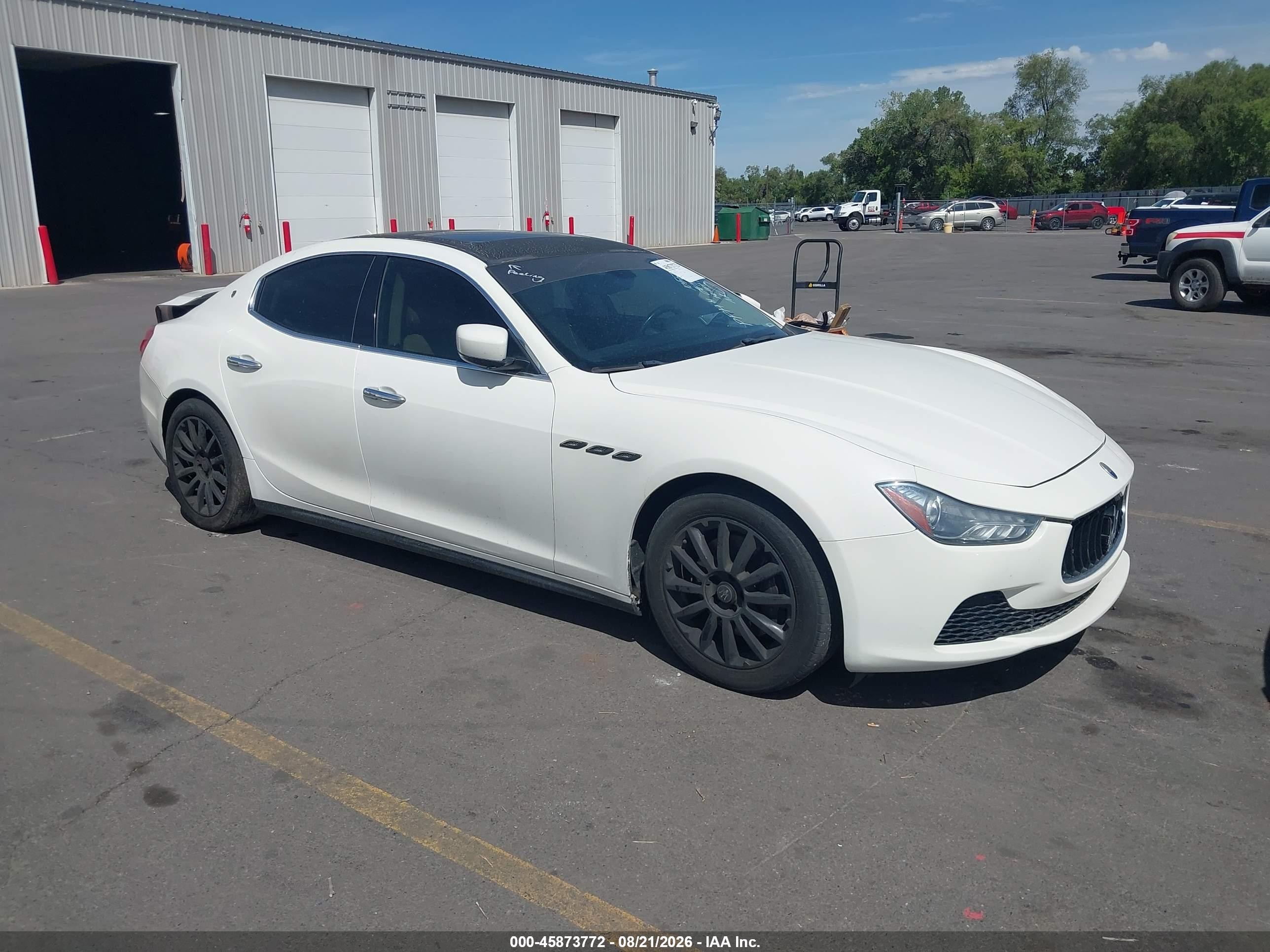 2014 Maserati Ghibli   White vin: ZAM57XSA8E1105625