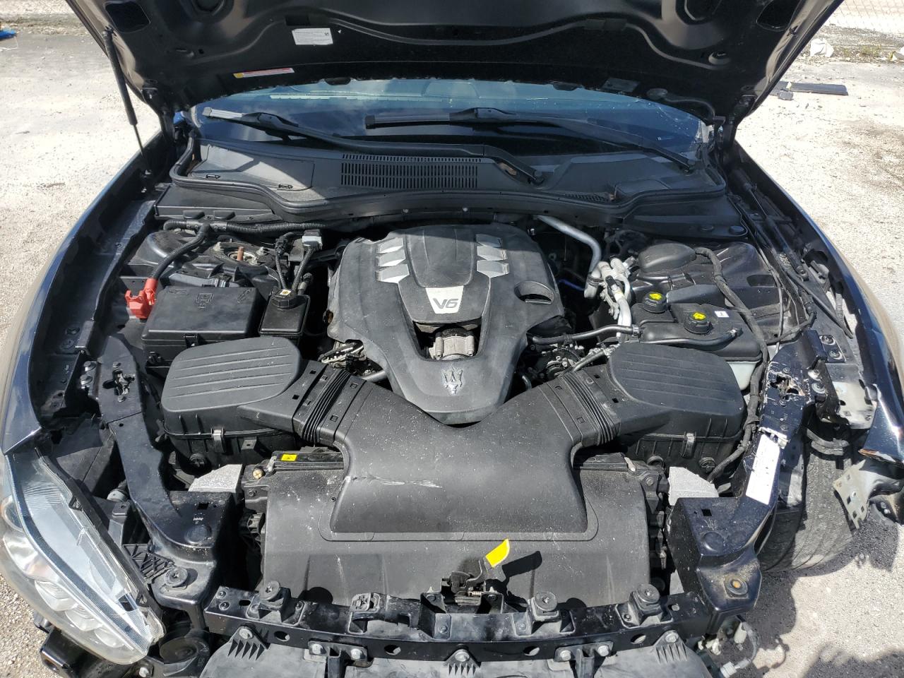 2014 Maserati Ghibli Black vin: ZAM57XSAXE1128131