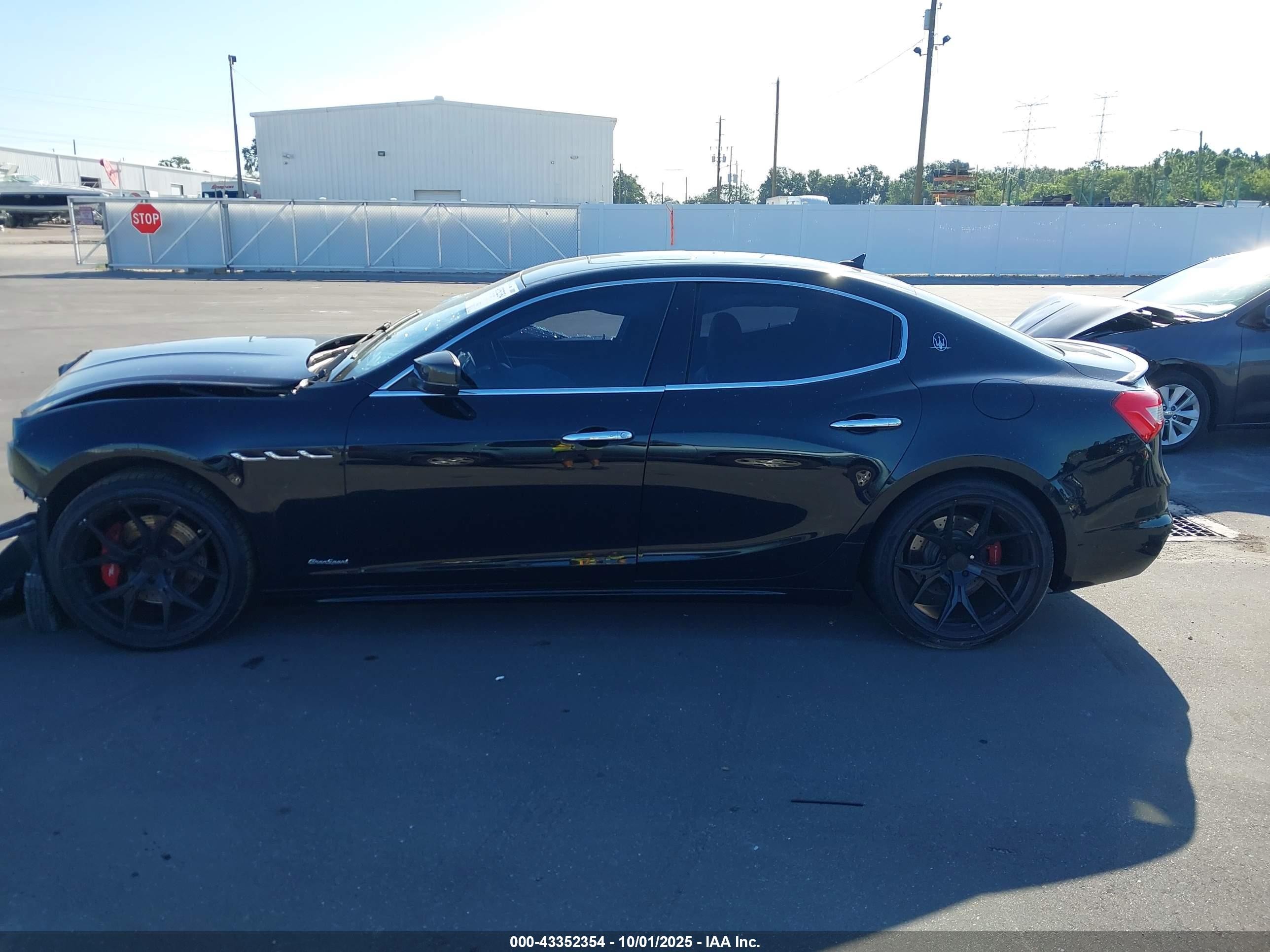 2018 Maserati Ghibli Gransport Black vin: ZAM57XSS7J1270956