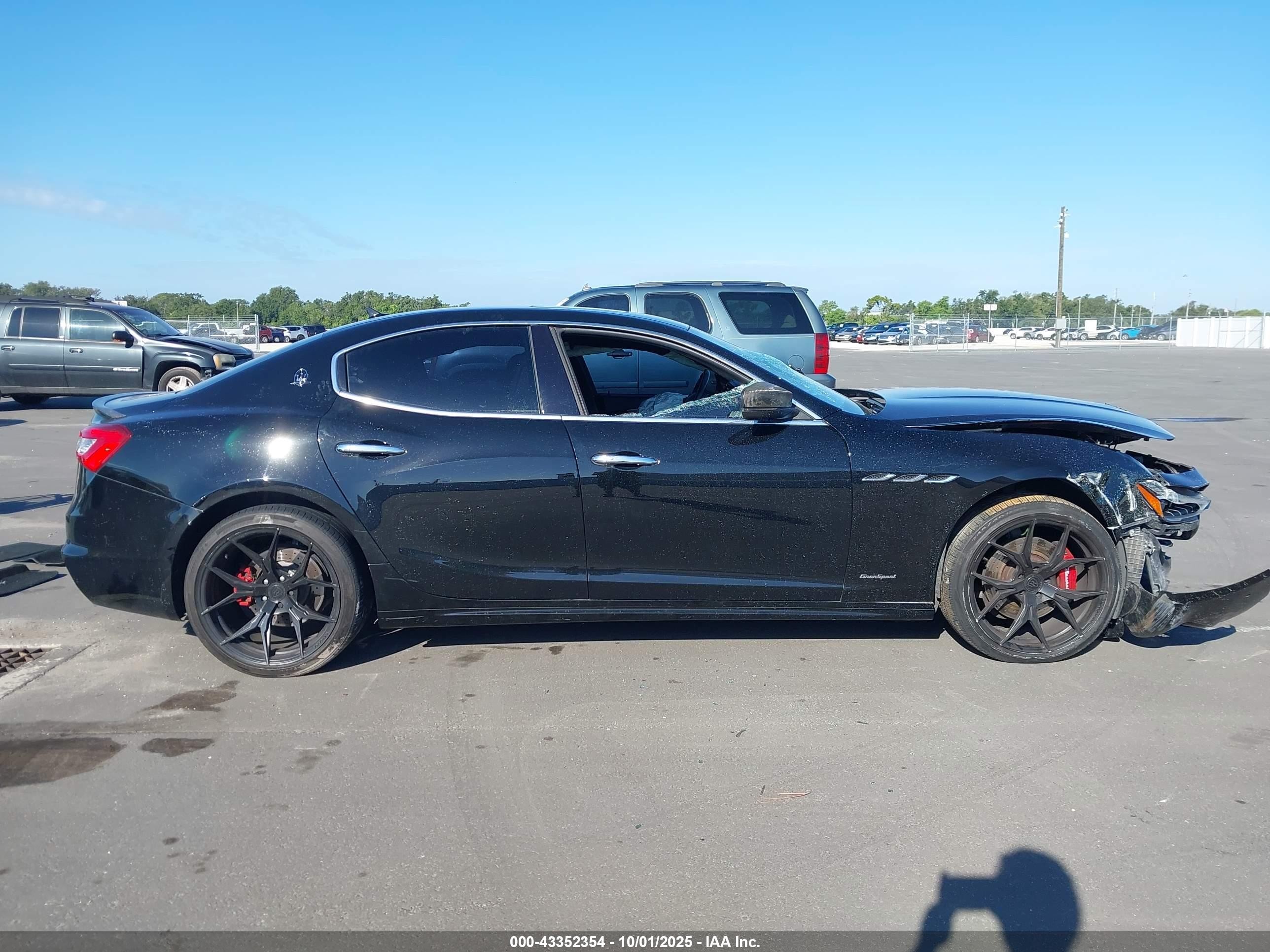 2018 Maserati Ghibli Gransport Black vin: ZAM57XSS7J1270956