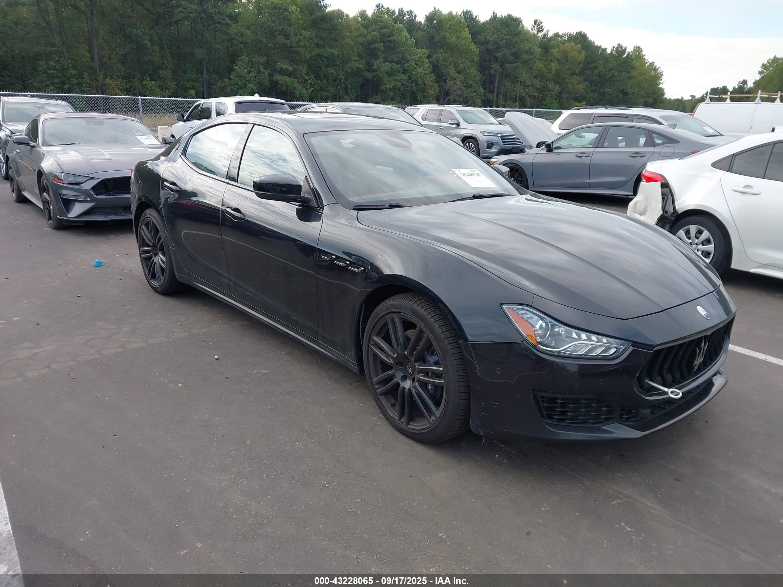 2019 Maserati Ghibli S Black vin: ZAM57YSA3K1325062