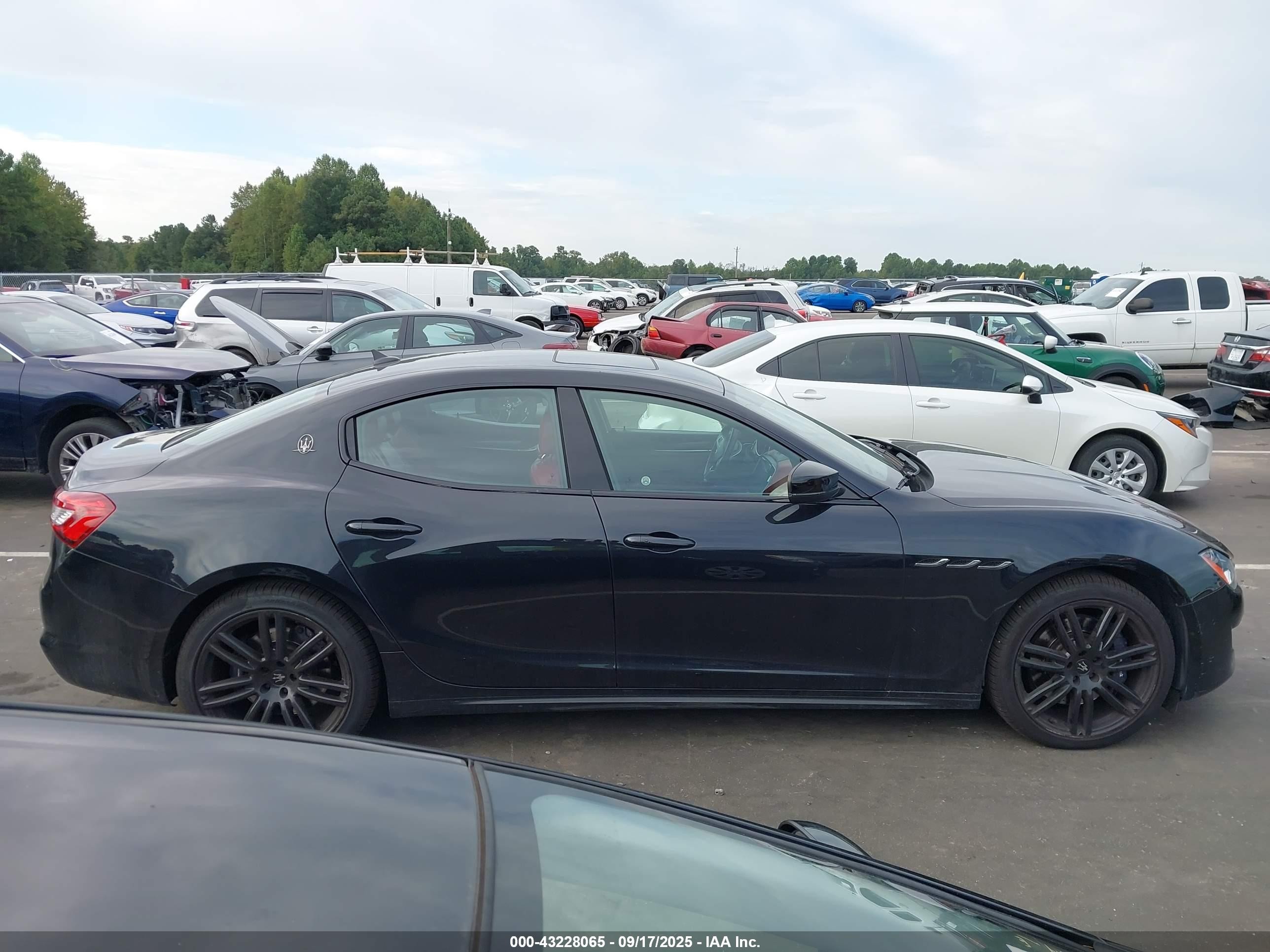 2019 Maserati Ghibli S Black vin: ZAM57YSA3K1325062