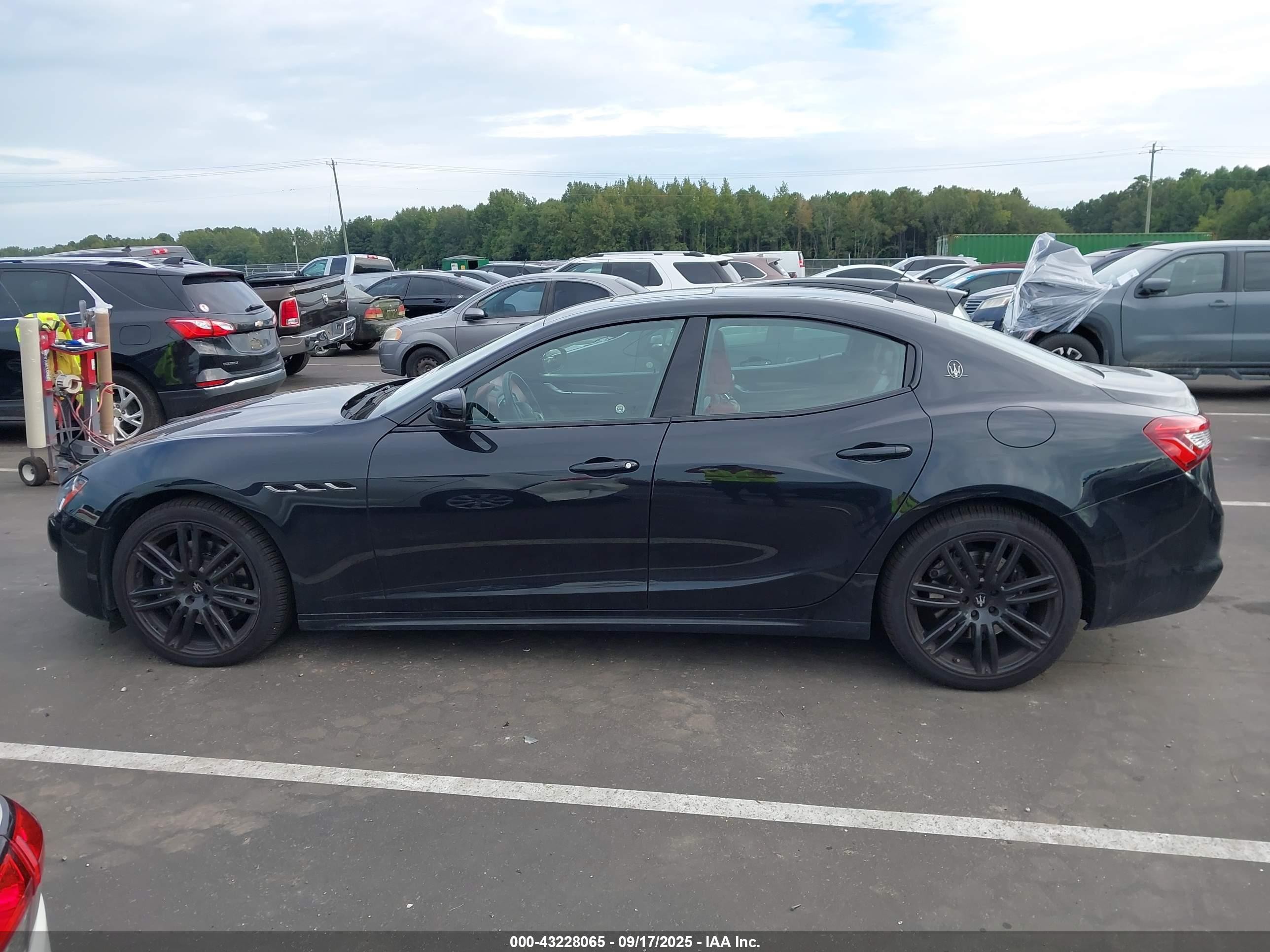 2019 Maserati Ghibli S Black vin: ZAM57YSA3K1325062