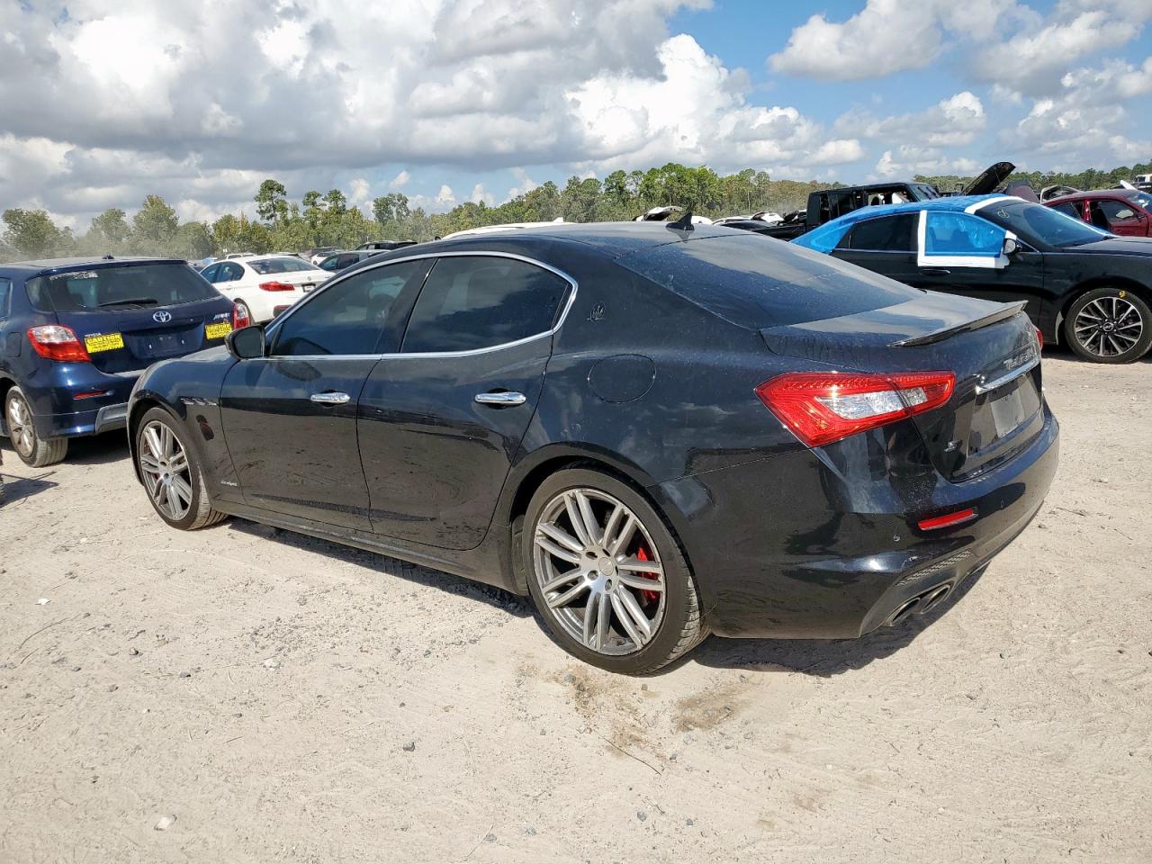 2018 Maserati Ghibli S Black vin: ZAM57YSS4J1260150