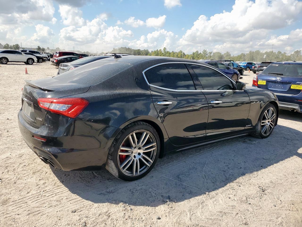2018 Maserati Ghibli S Black vin: ZAM57YSS4J1260150