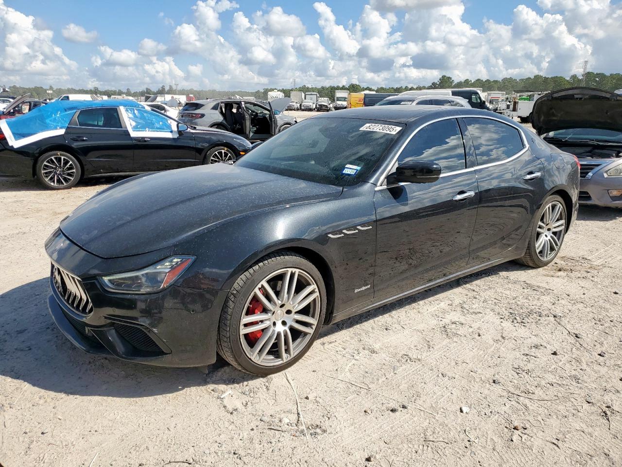 2018 Maserati Ghibli S Черный vin: ZAM57YSS4J1260150