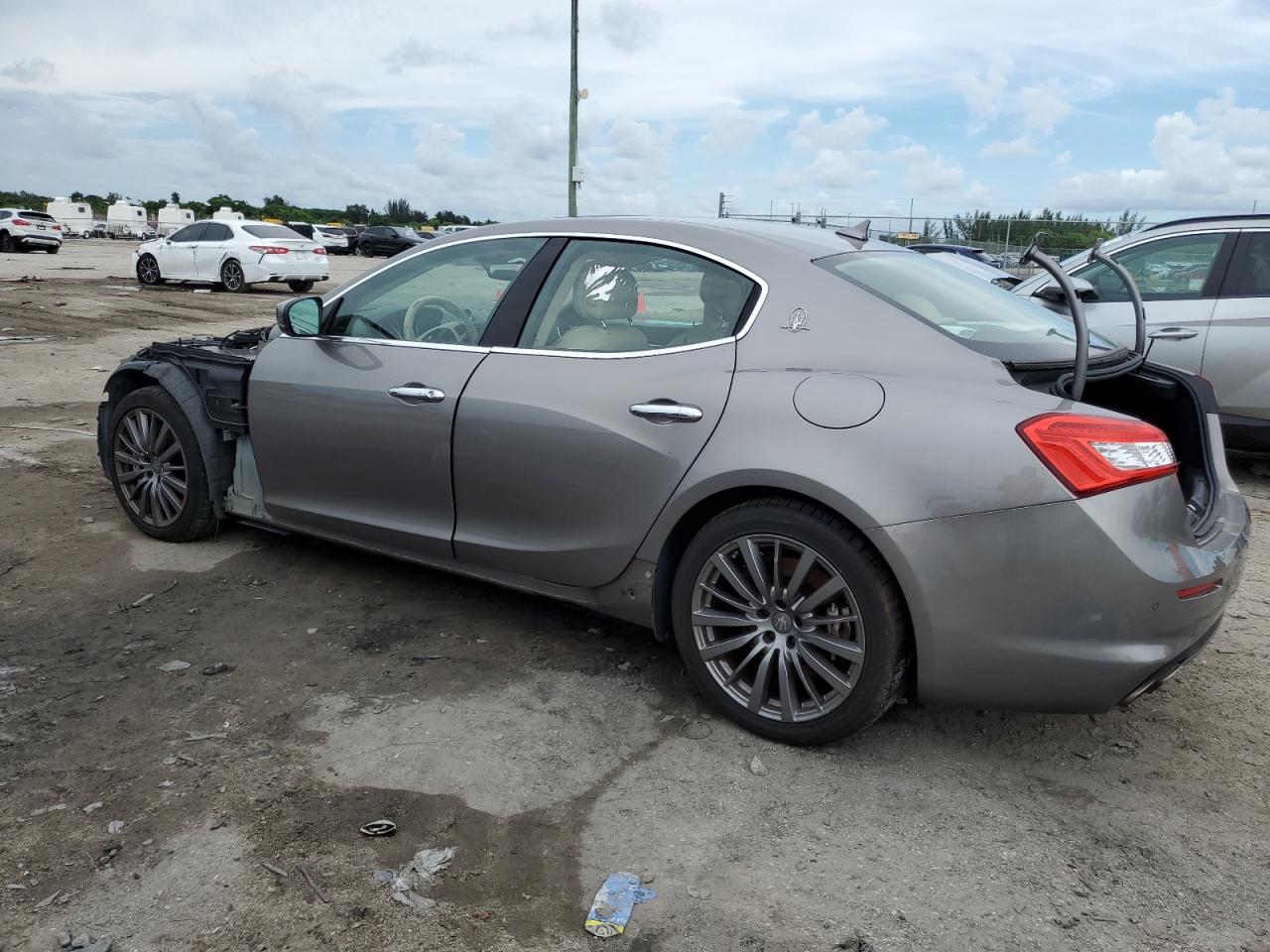 2018 Maserati Ghibli S Gray vin: ZAM57YTL2J1286205