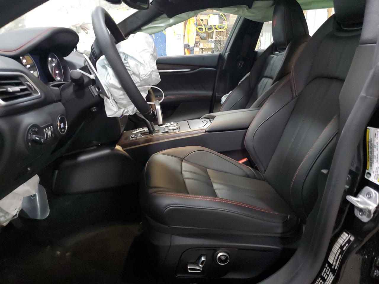 2024 Maserati Ghibli Modena Black vin: ZAM57YTM5RX451021