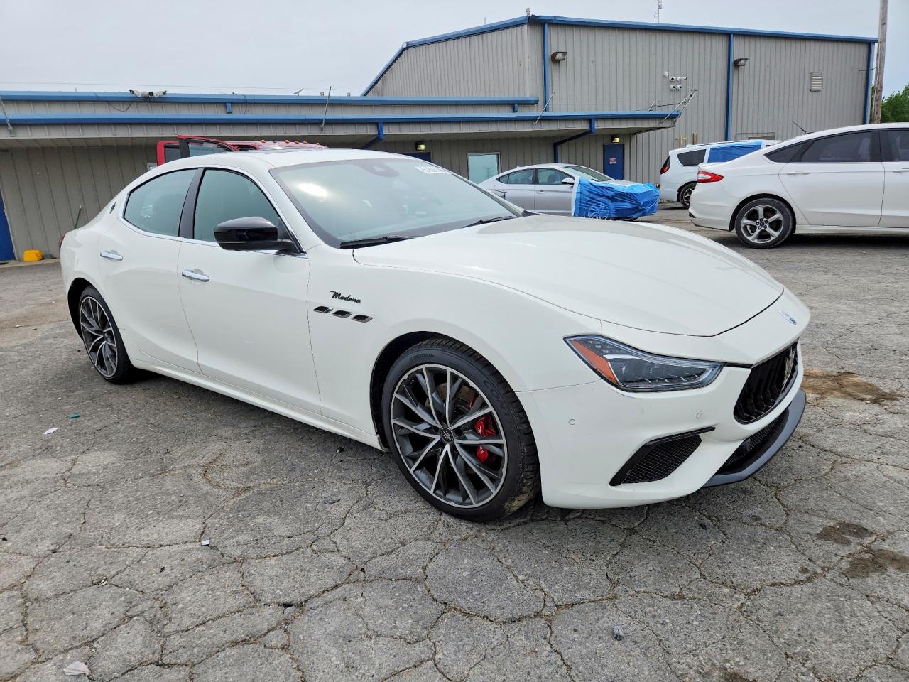 2024 Maserati Ghibli Modena White vin: ZAM57YTM6RX445230