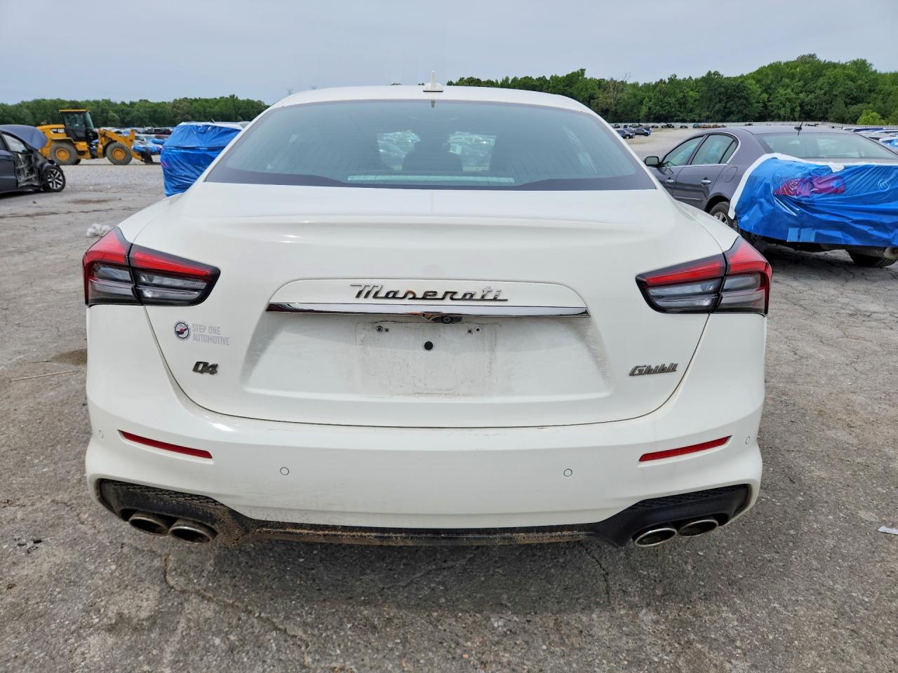 2024 Maserati Ghibli Modena White vin: ZAM57YTM6RX445230