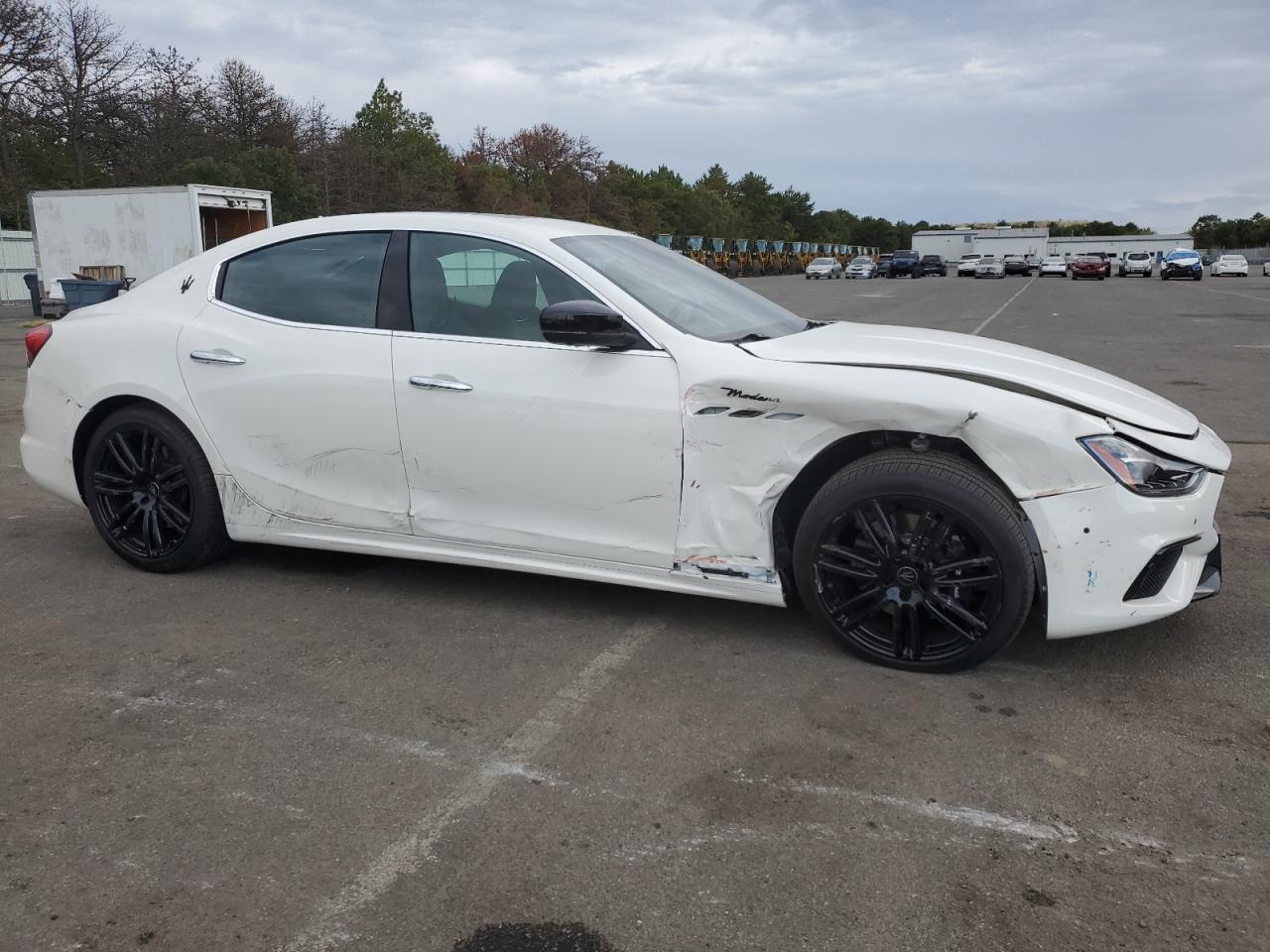 2024 Maserati Ghibli Modena White vin: ZAM57YTMXRX444758