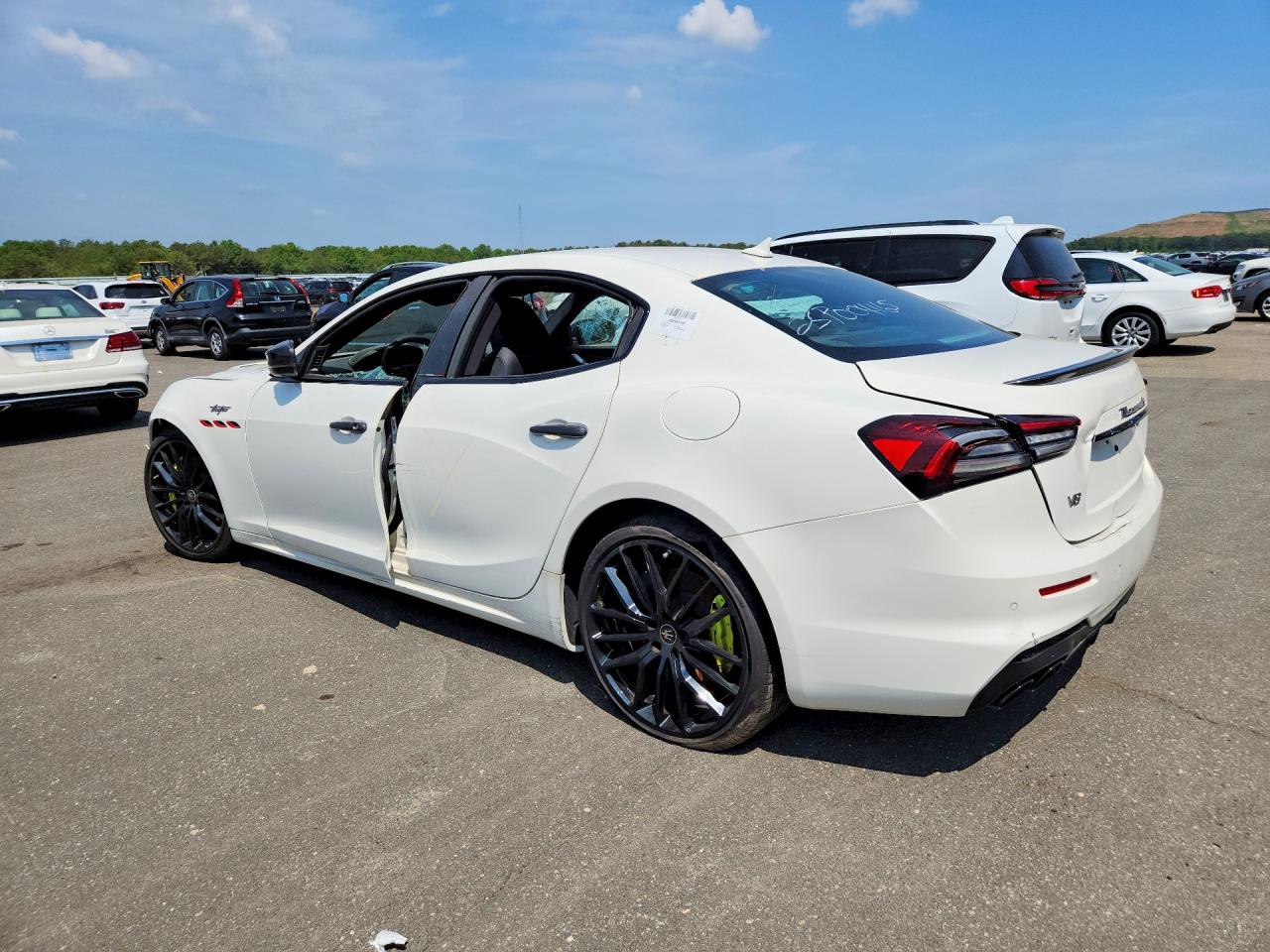 2023 Maserati Ghibli Trofeo White vin: ZAM57ZST8PX433592