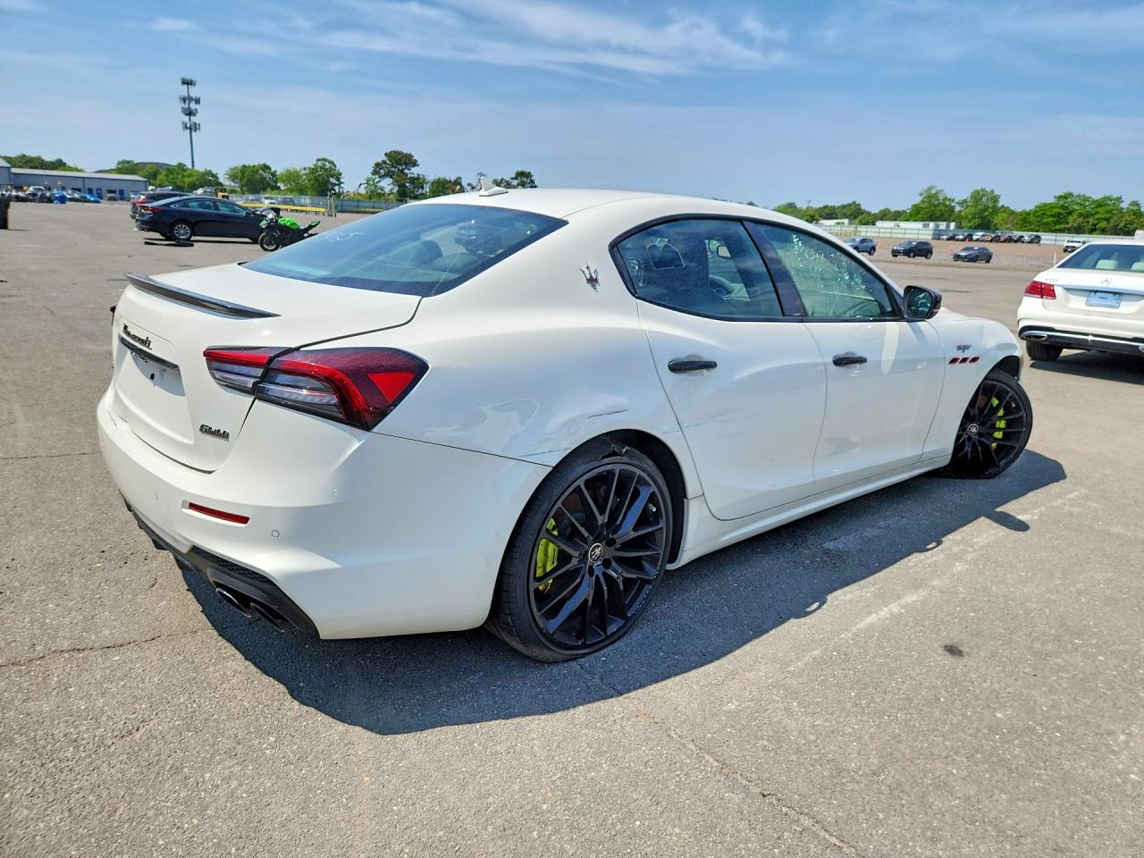 2023 Maserati Ghibli Trofeo White vin: ZAM57ZST8PX433592