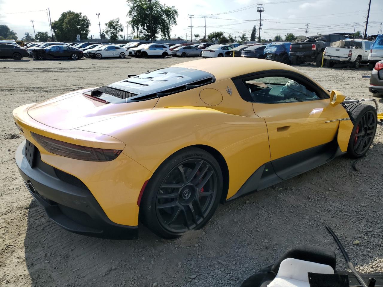 2023 Maserati Mc20  Yellow vin: ZAMBMRAB9P0436014