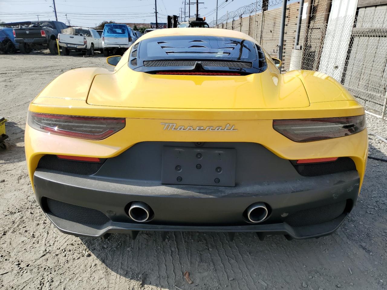 2023 Maserati Mc20  Yellow vin: ZAMBMRAB9P0436014
