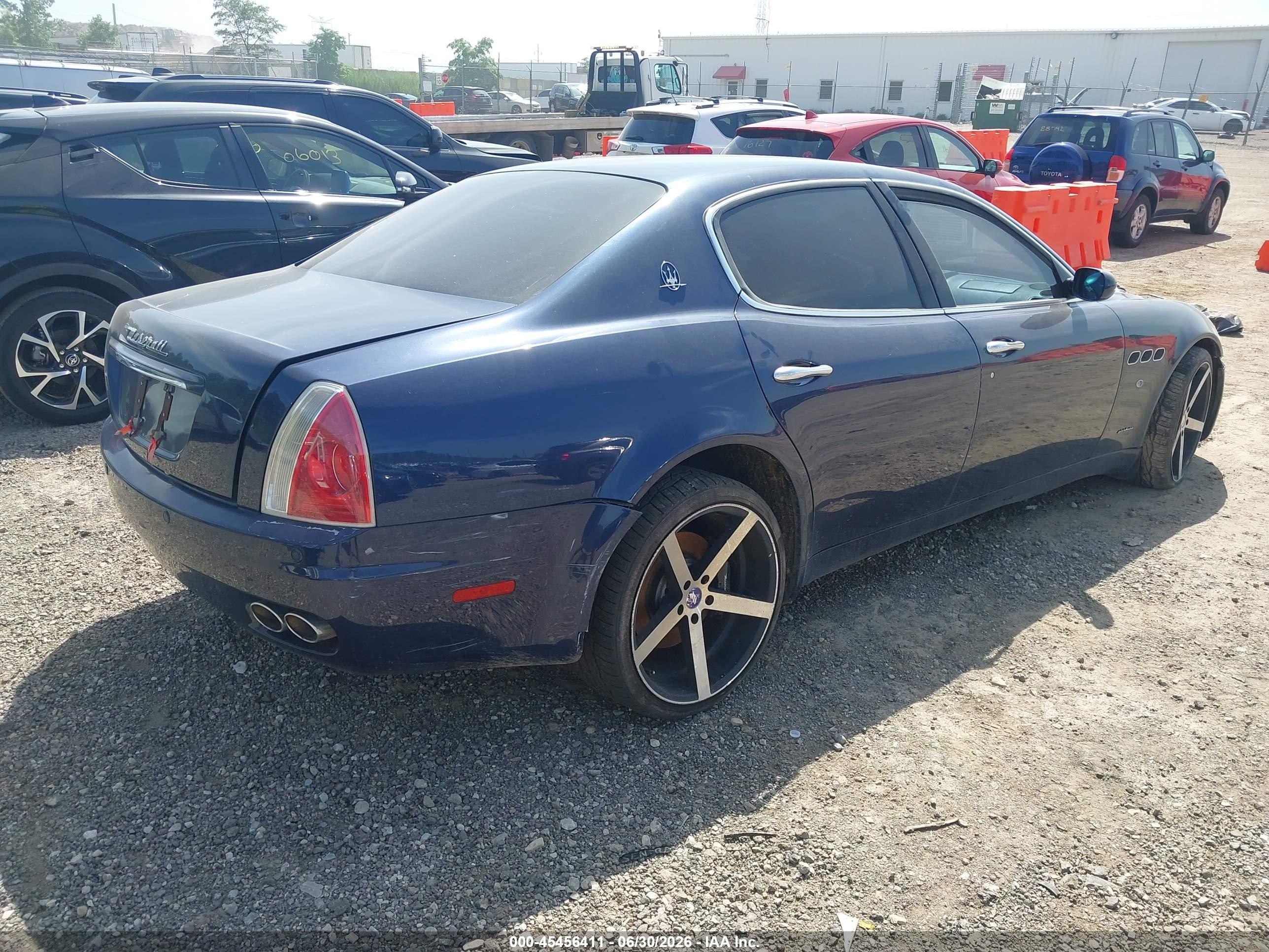 2007 Maserati Quattroporte Base Duoselect/executive Duoselect/sport Gt Duoselect Blue vin: ZAMCE39A370027114