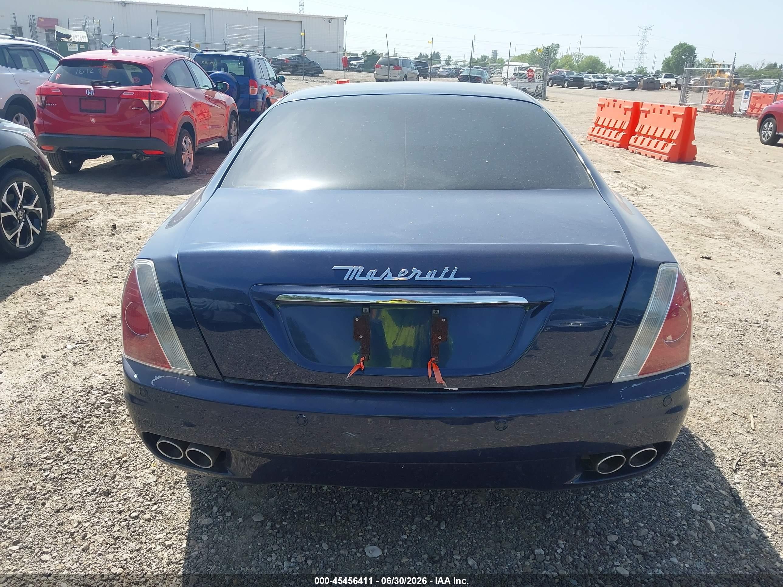 2007 Maserati Quattroporte Base Duoselect/executive Duoselect/sport Gt Duoselect Blue vin: ZAMCE39A370027114