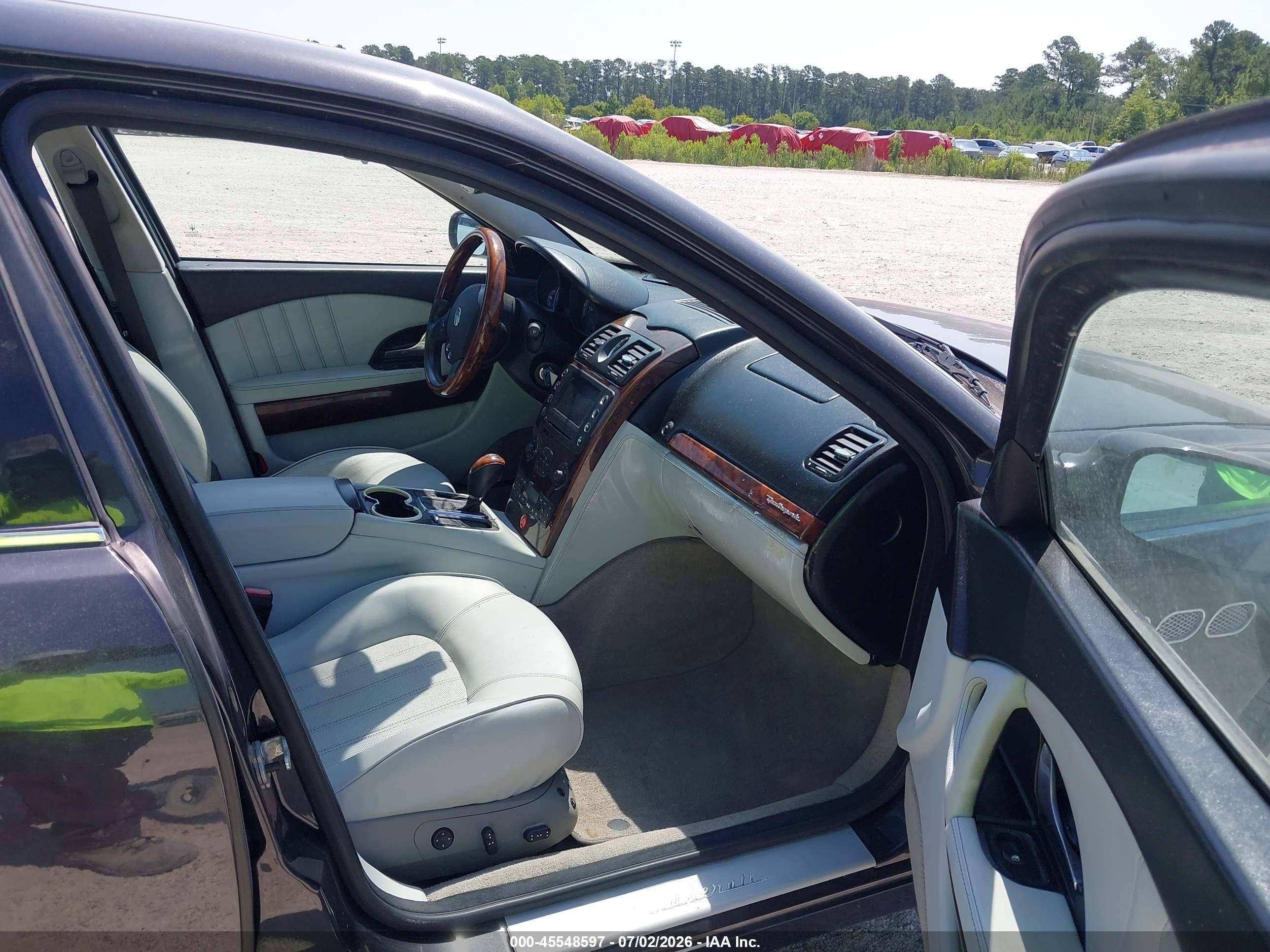 2008 Maserati Quattroporte   Brown vin: ZAMFE39A380036832