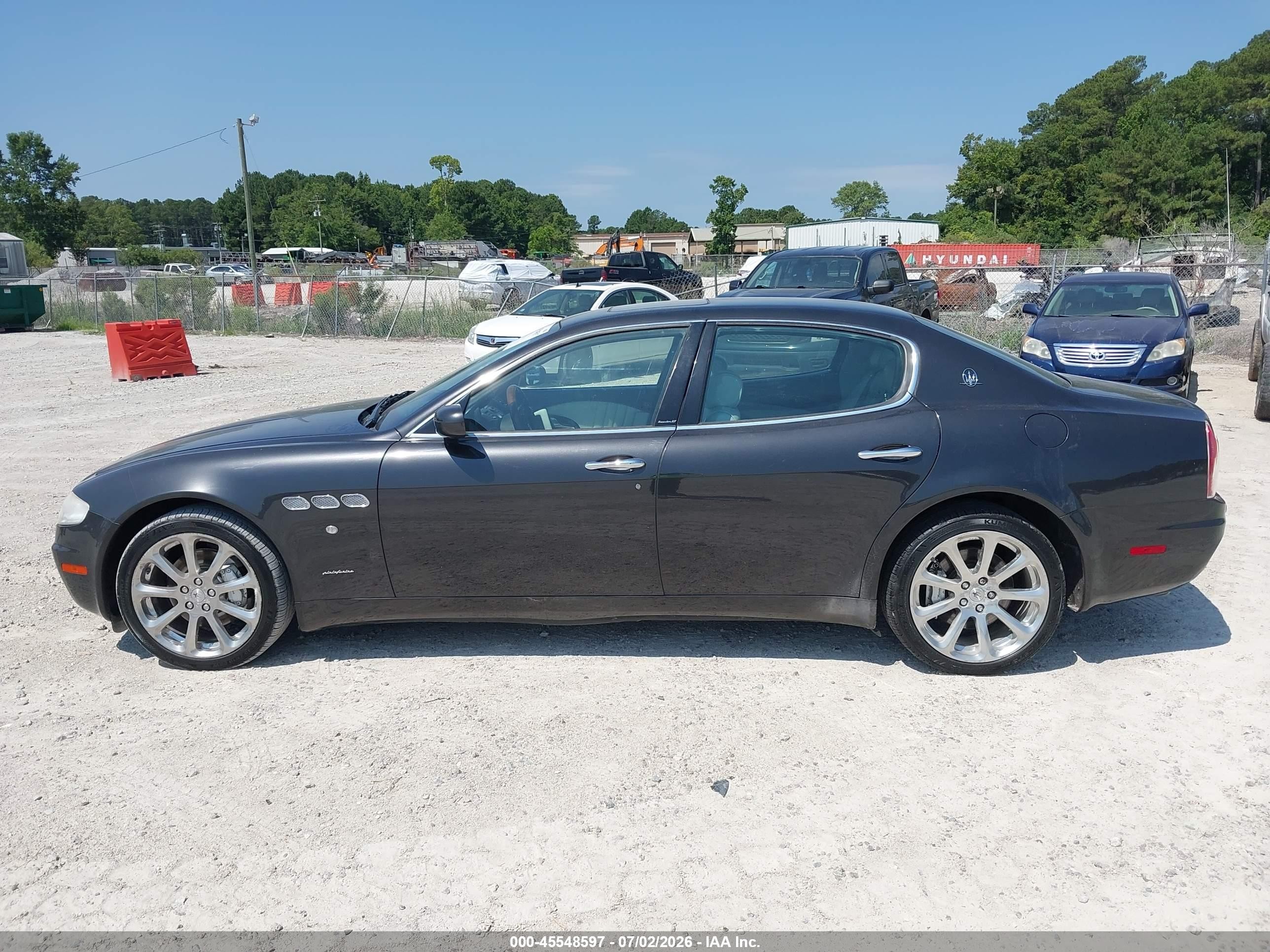 2008 Maserati Quattroporte   Brown vin: ZAMFE39A380036832