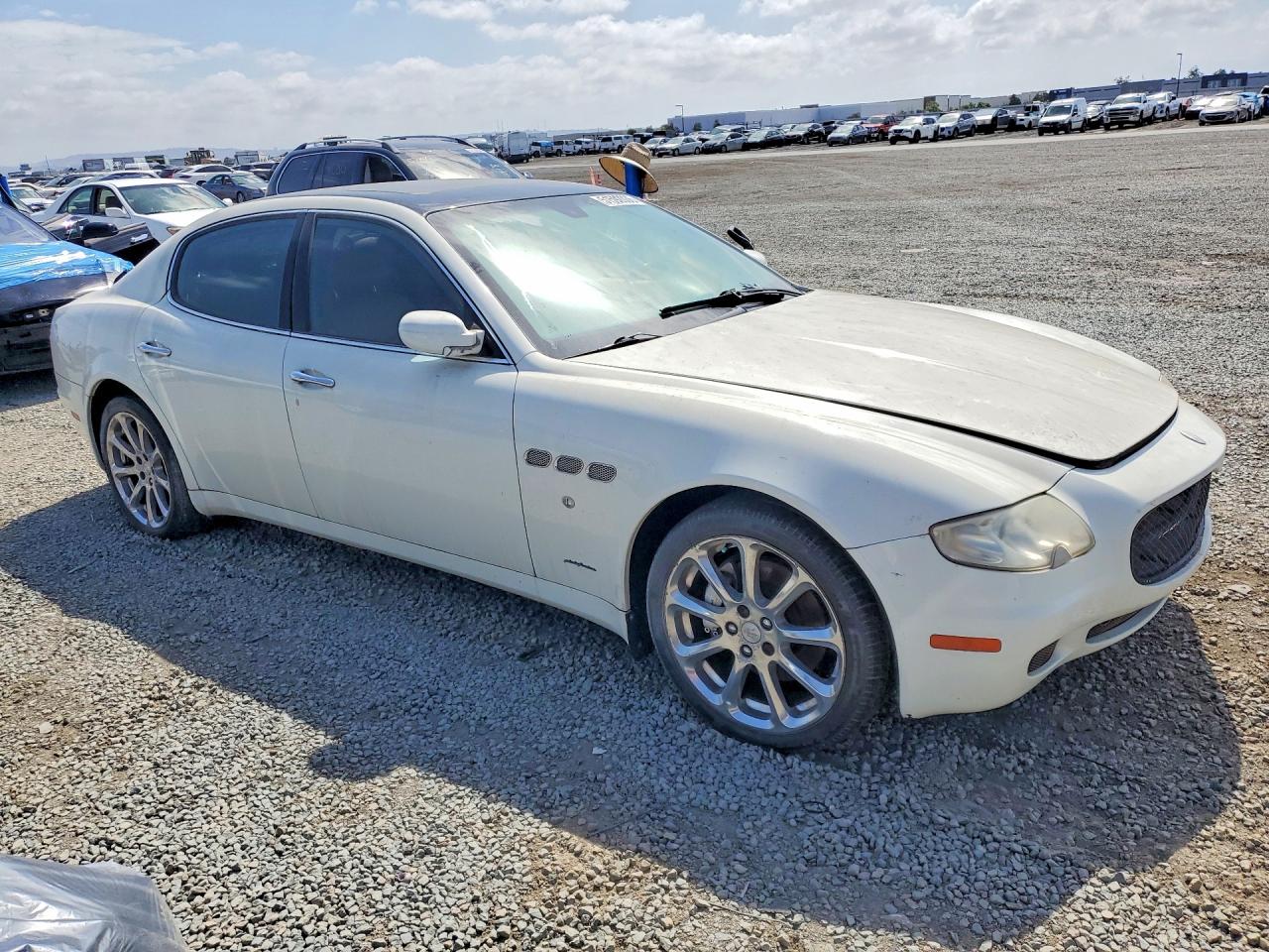 2007 Maserati Quattroporte M139 White vin: ZAMFE39A570032263