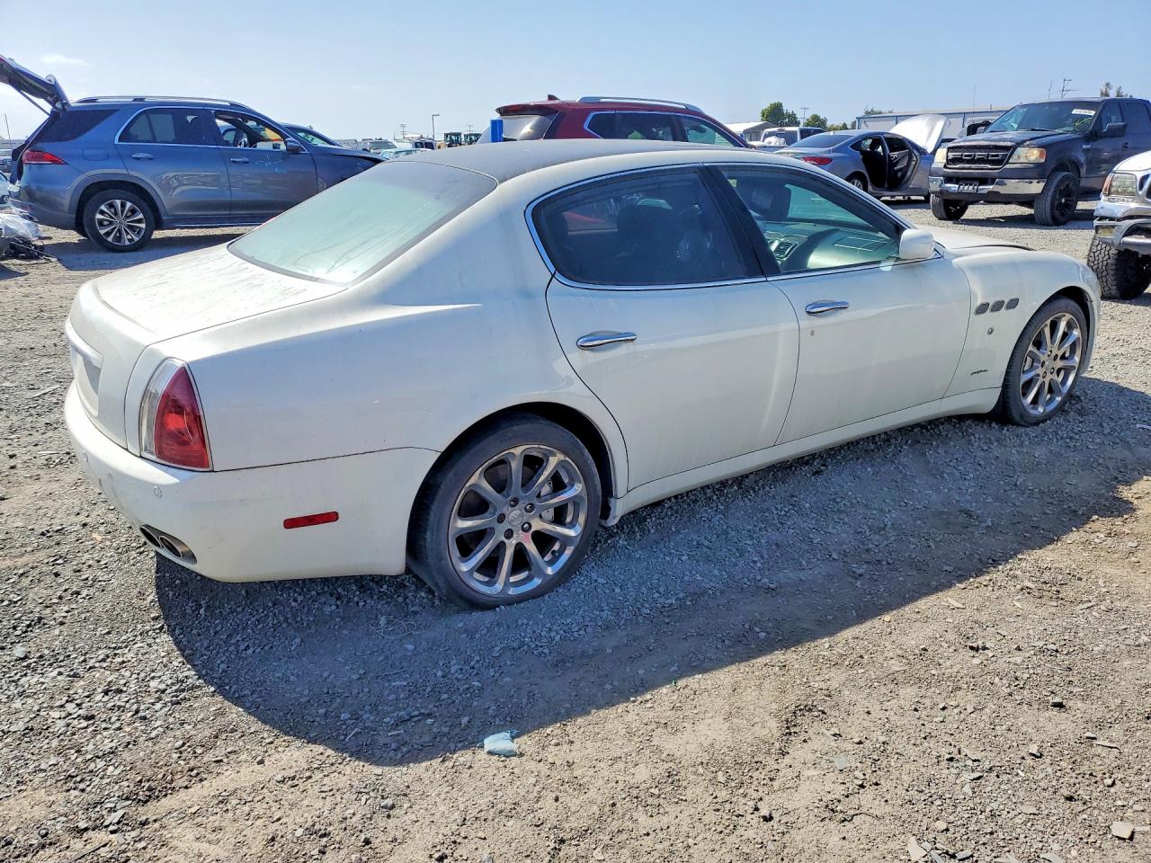 2007 Maserati Quattroporte M139 White vin: ZAMFE39A570032263