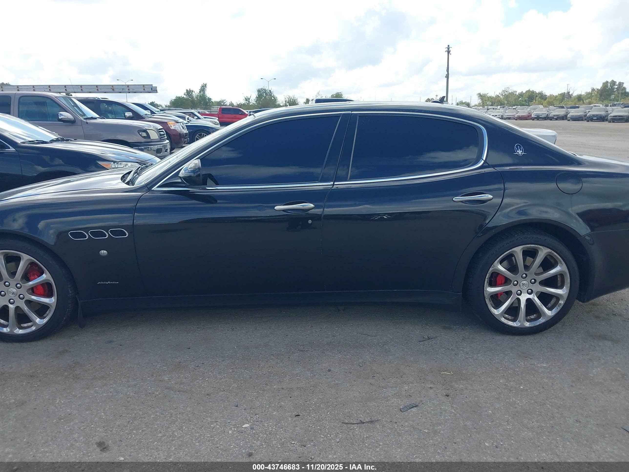 2009 Maserati Quattroporte   Черный vin: ZAMFK39A290044656