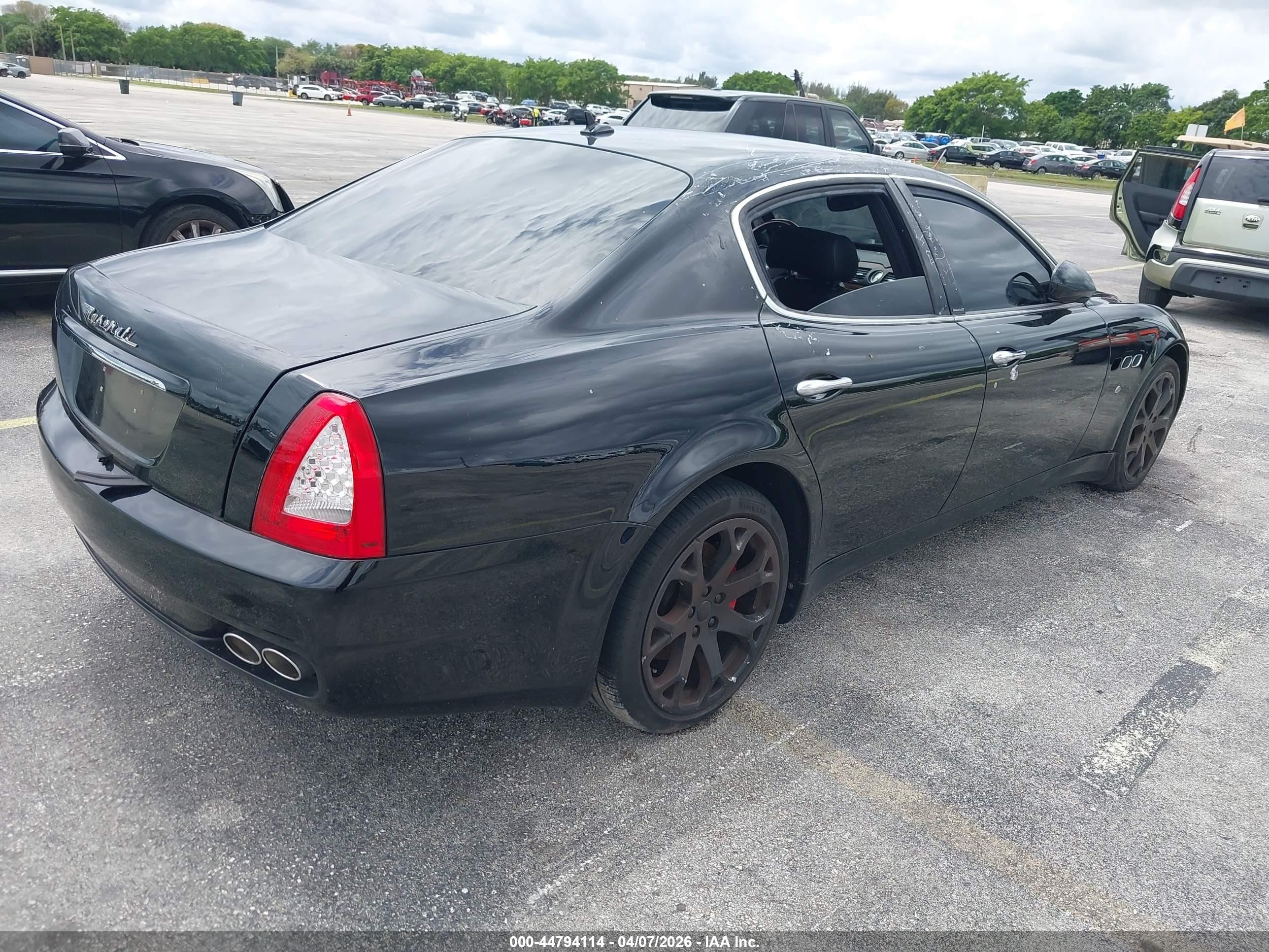 2009 Maserati Quattroporte S Black vin: ZAMJK39A190045727